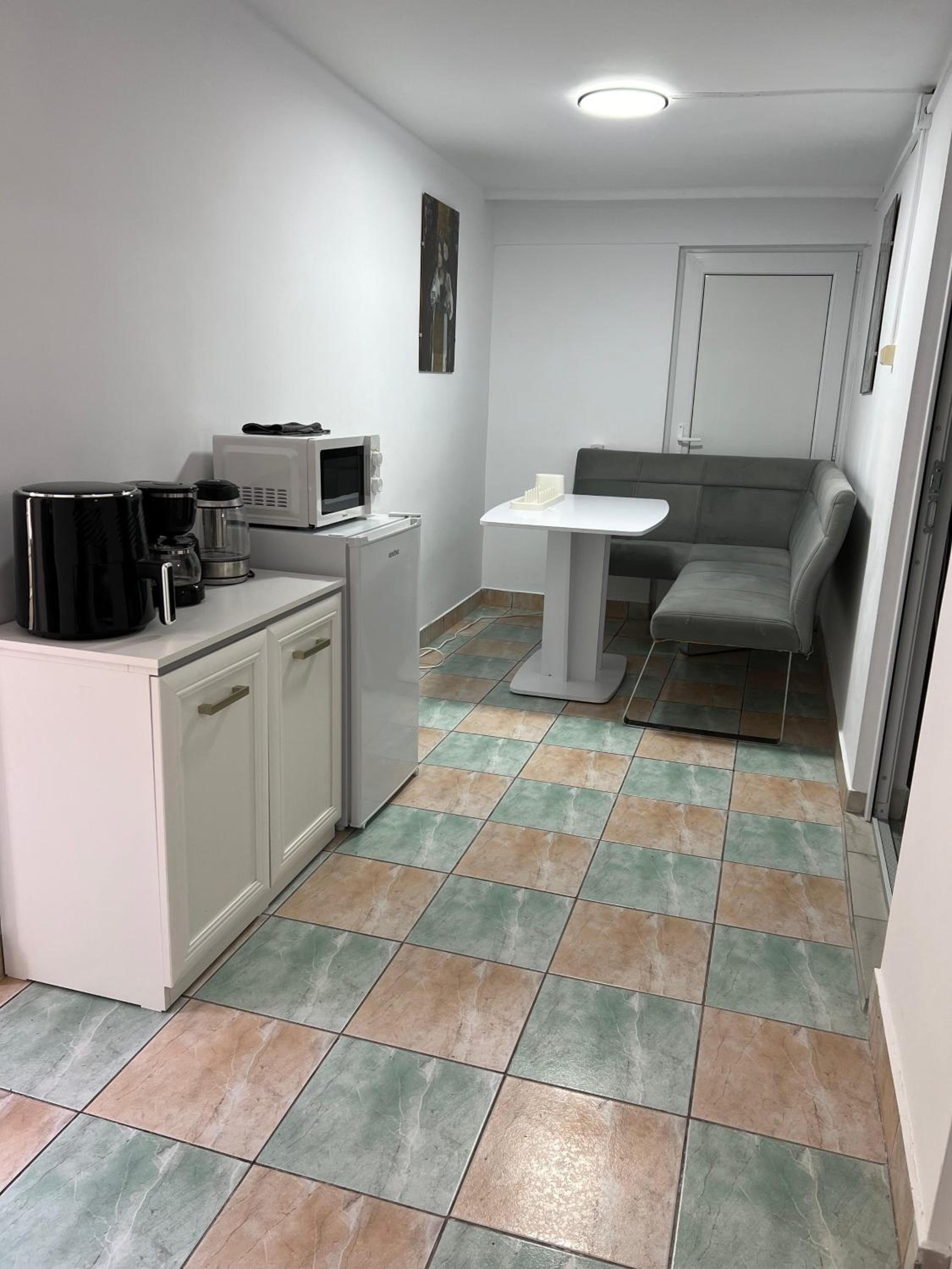 Serenity Apartments and Studios