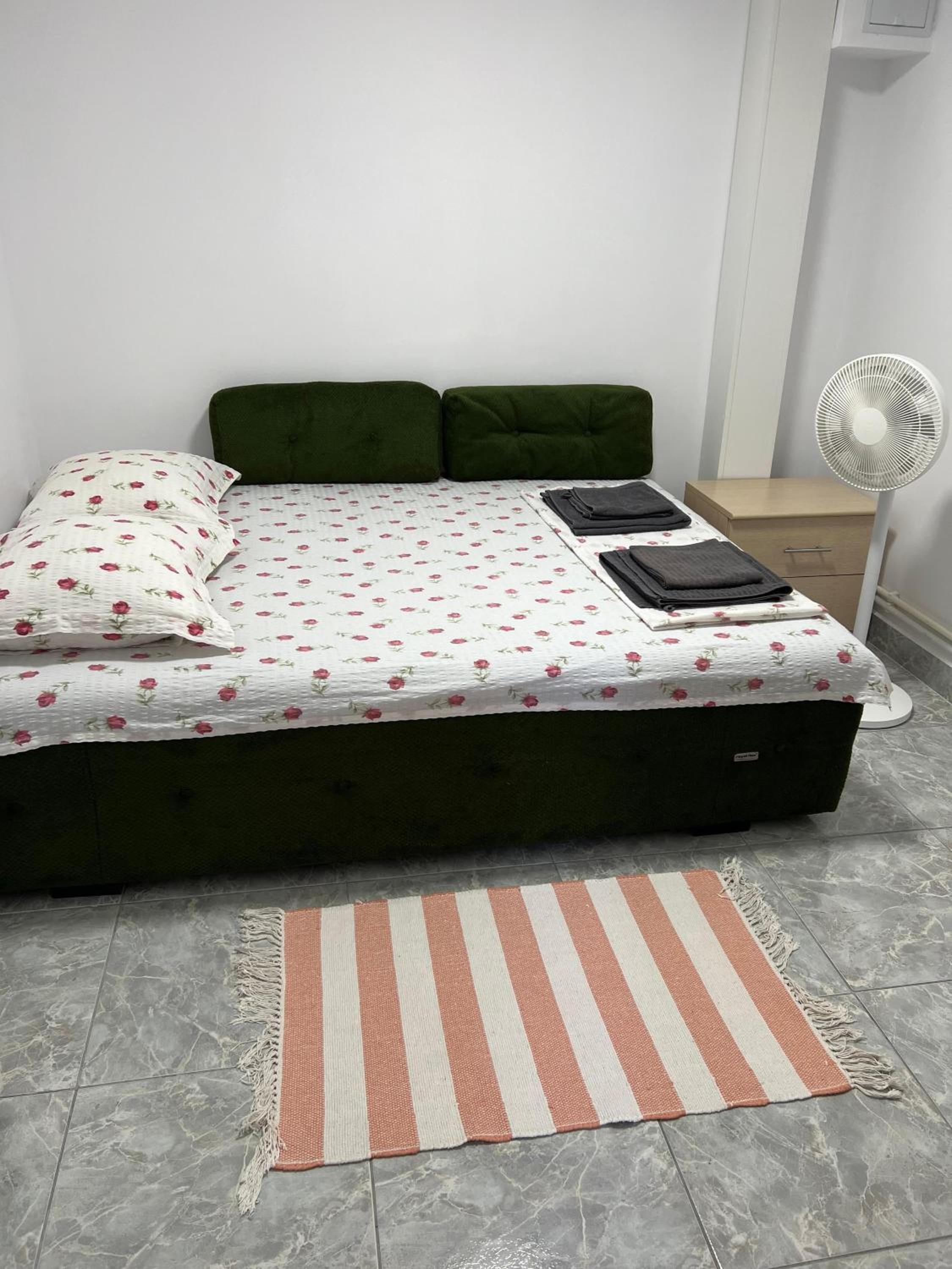 Serenity Apartments and Studios