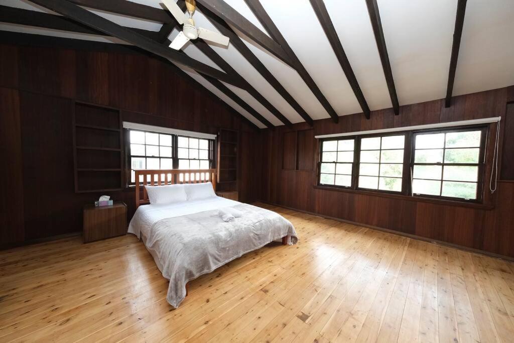 Carlingford Spacious 5BR Home Sleeps 10