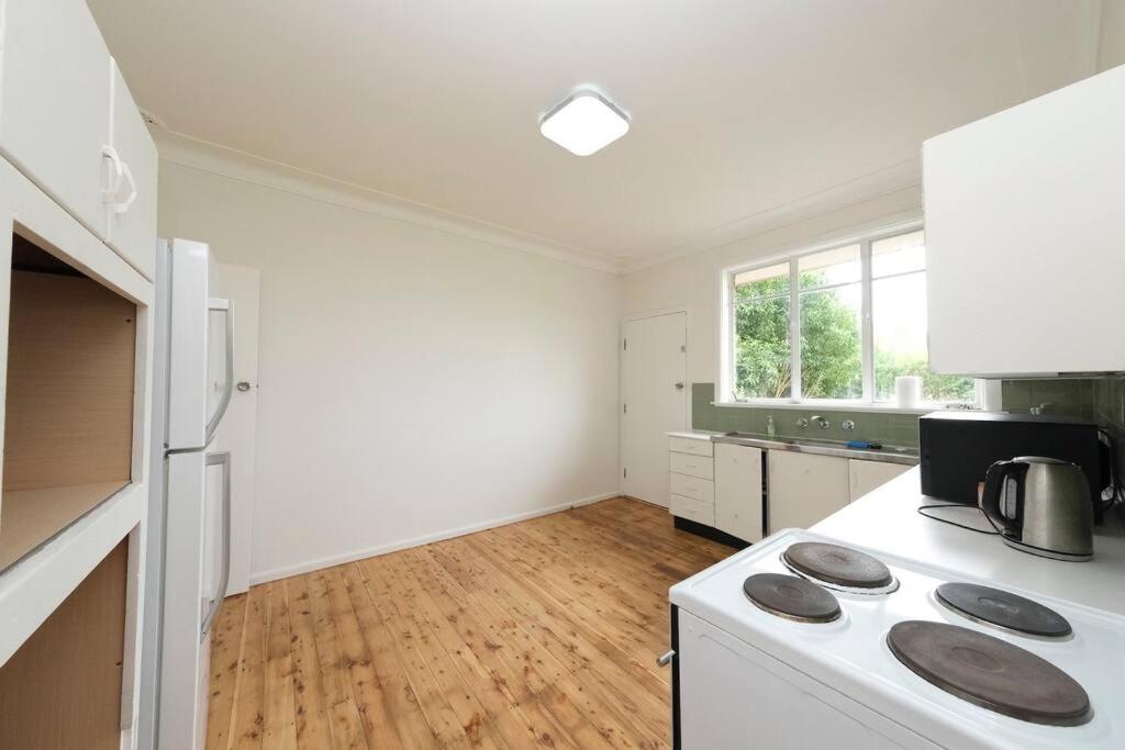 Carlingford Spacious 5BR Home Sleeps 10