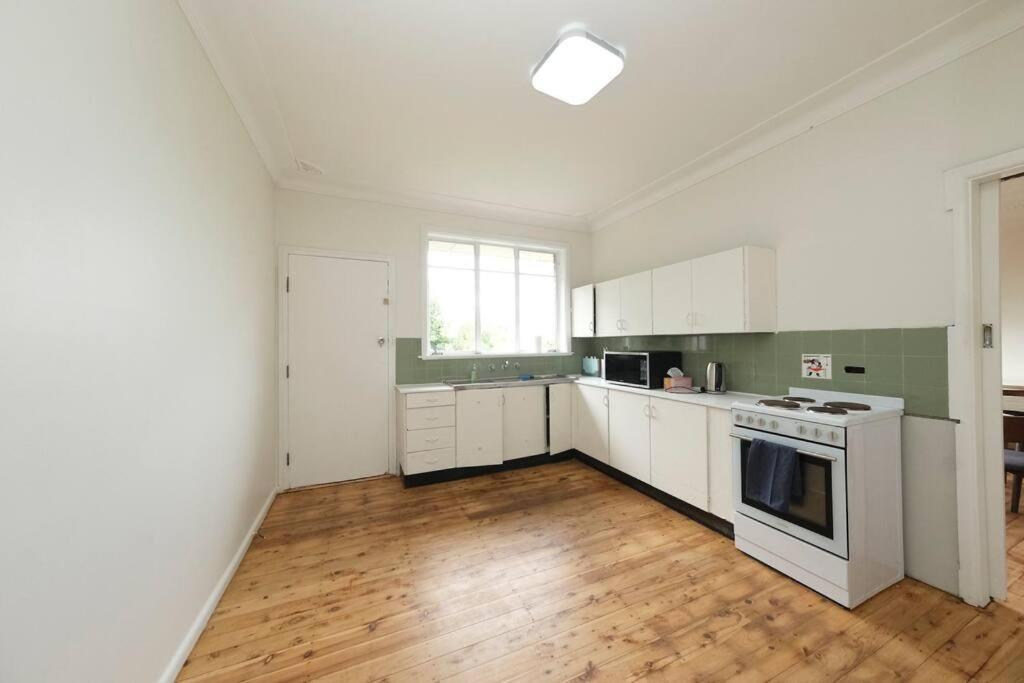 Carlingford Spacious 5BR Home Sleeps 10