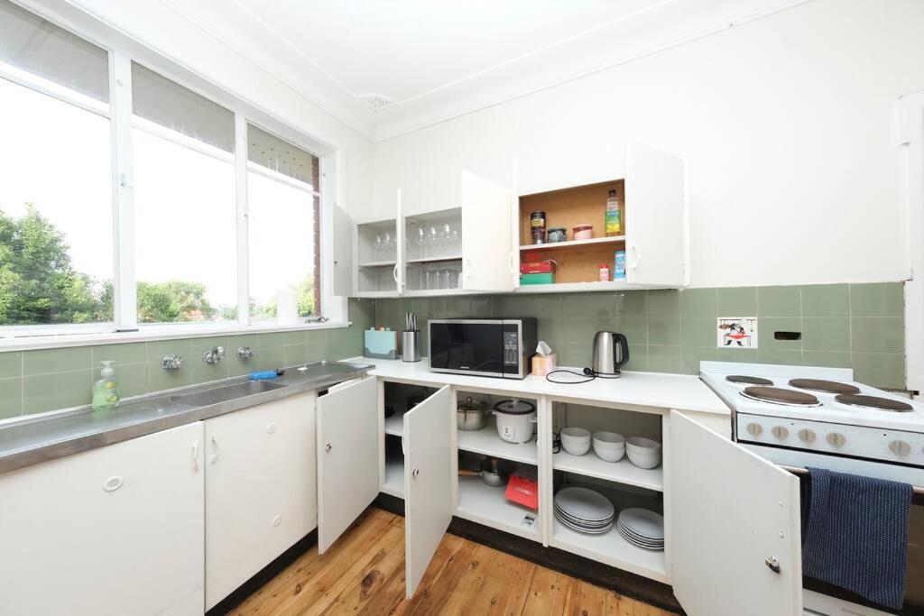 Carlingford Spacious 5BR Home Sleeps 10
