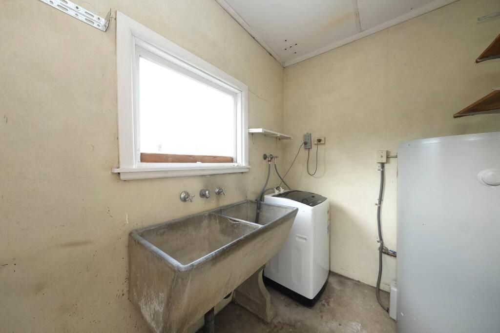 Carlingford Spacious 5BR Home Sleeps 10