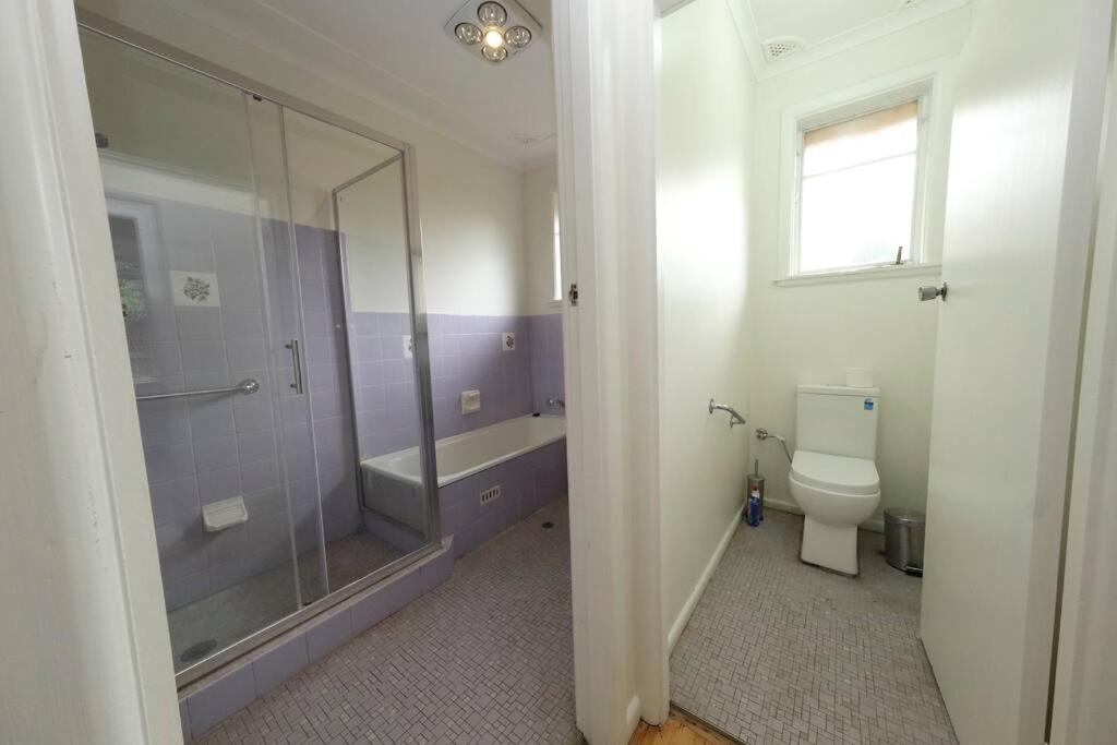 Carlingford Spacious 5BR Home Sleeps 10