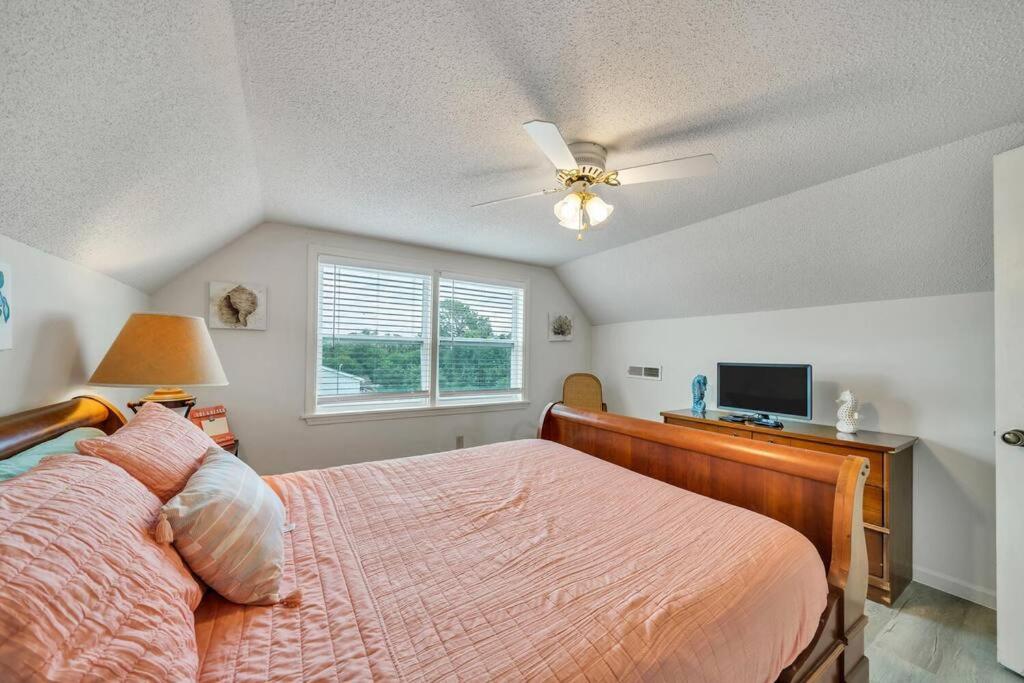 Nearby Beach l Friends & Family l Pet-Friendly view 5