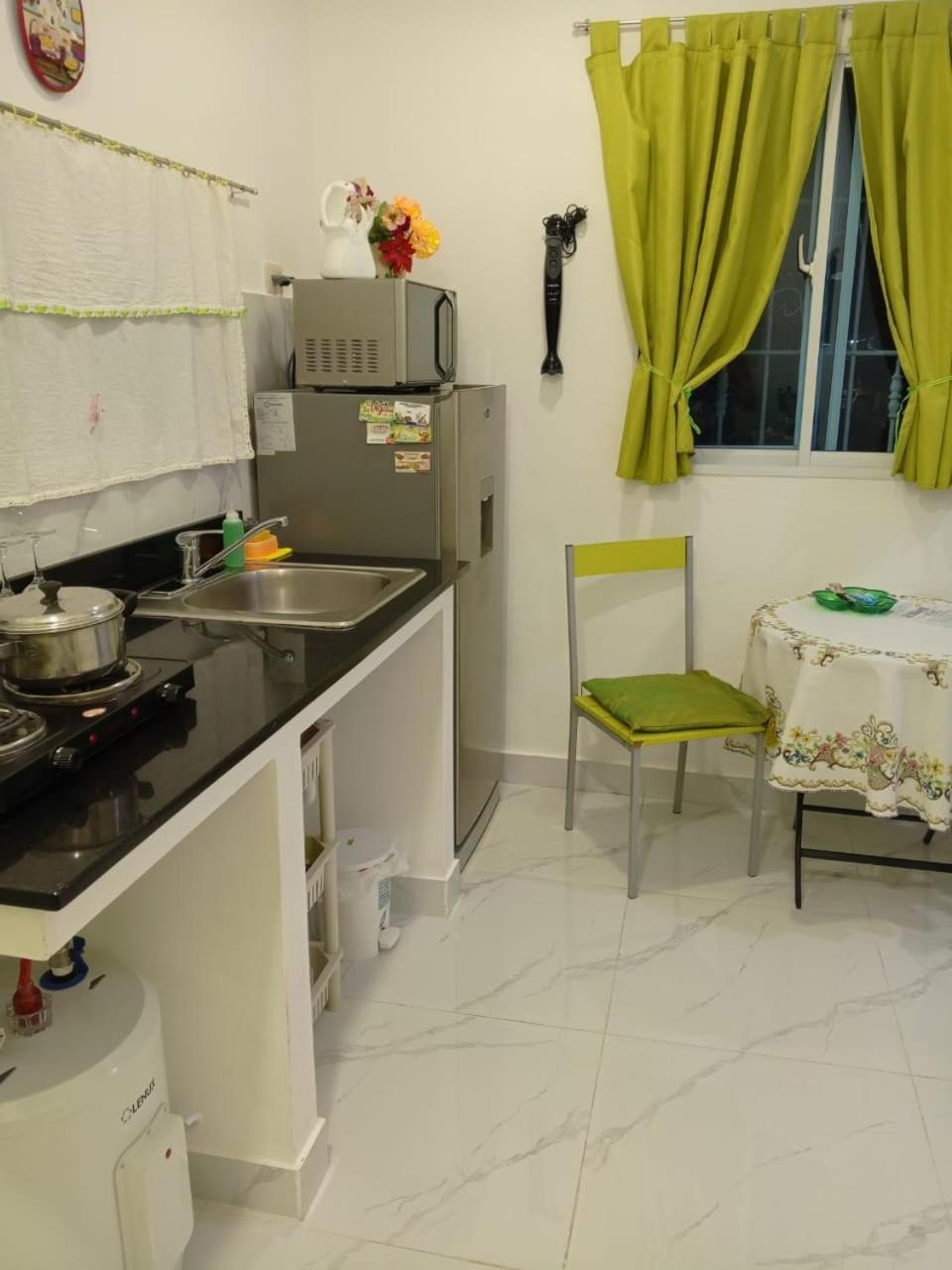 AVE FENIX Apartments