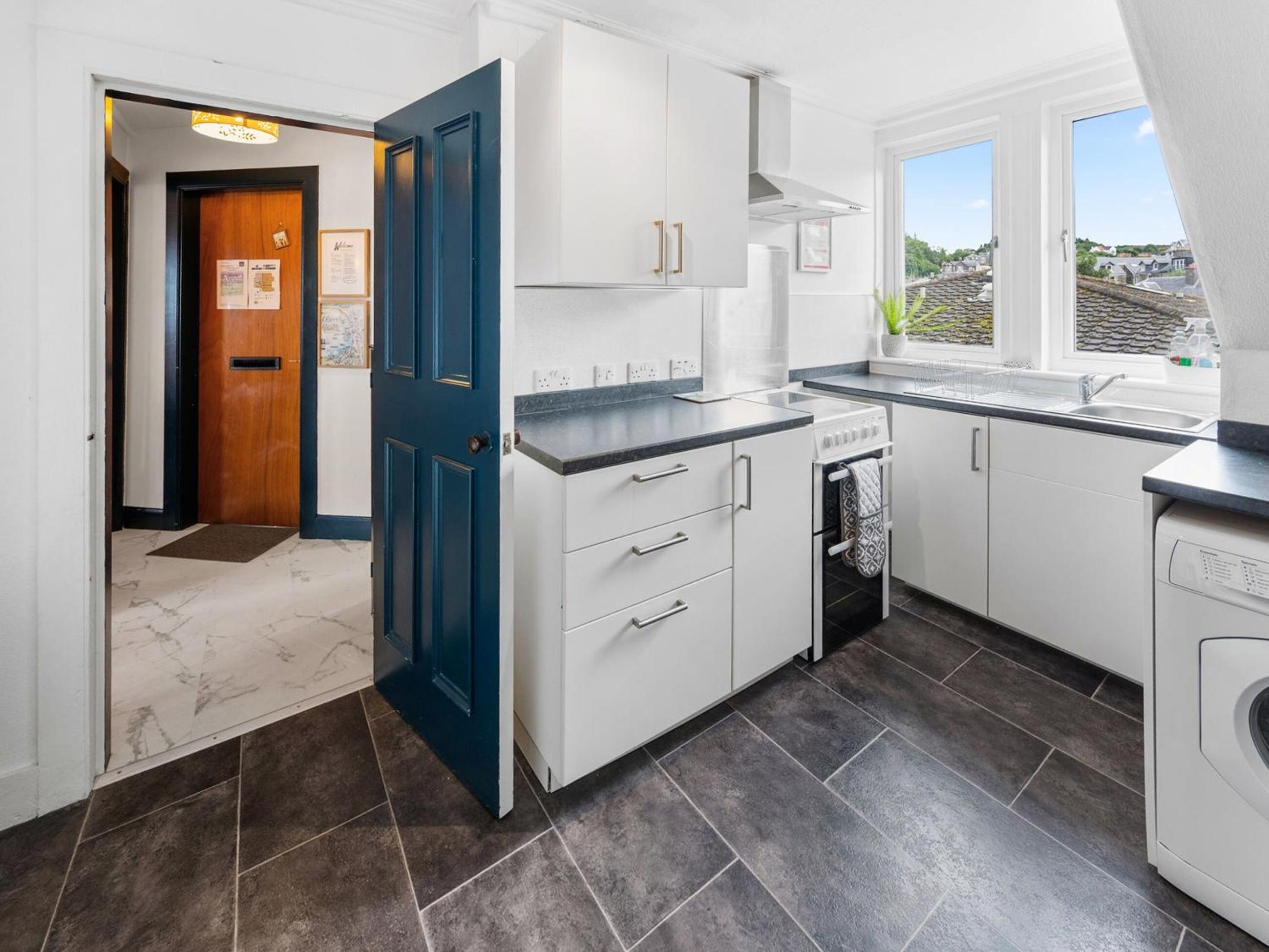 Westbay Apartment