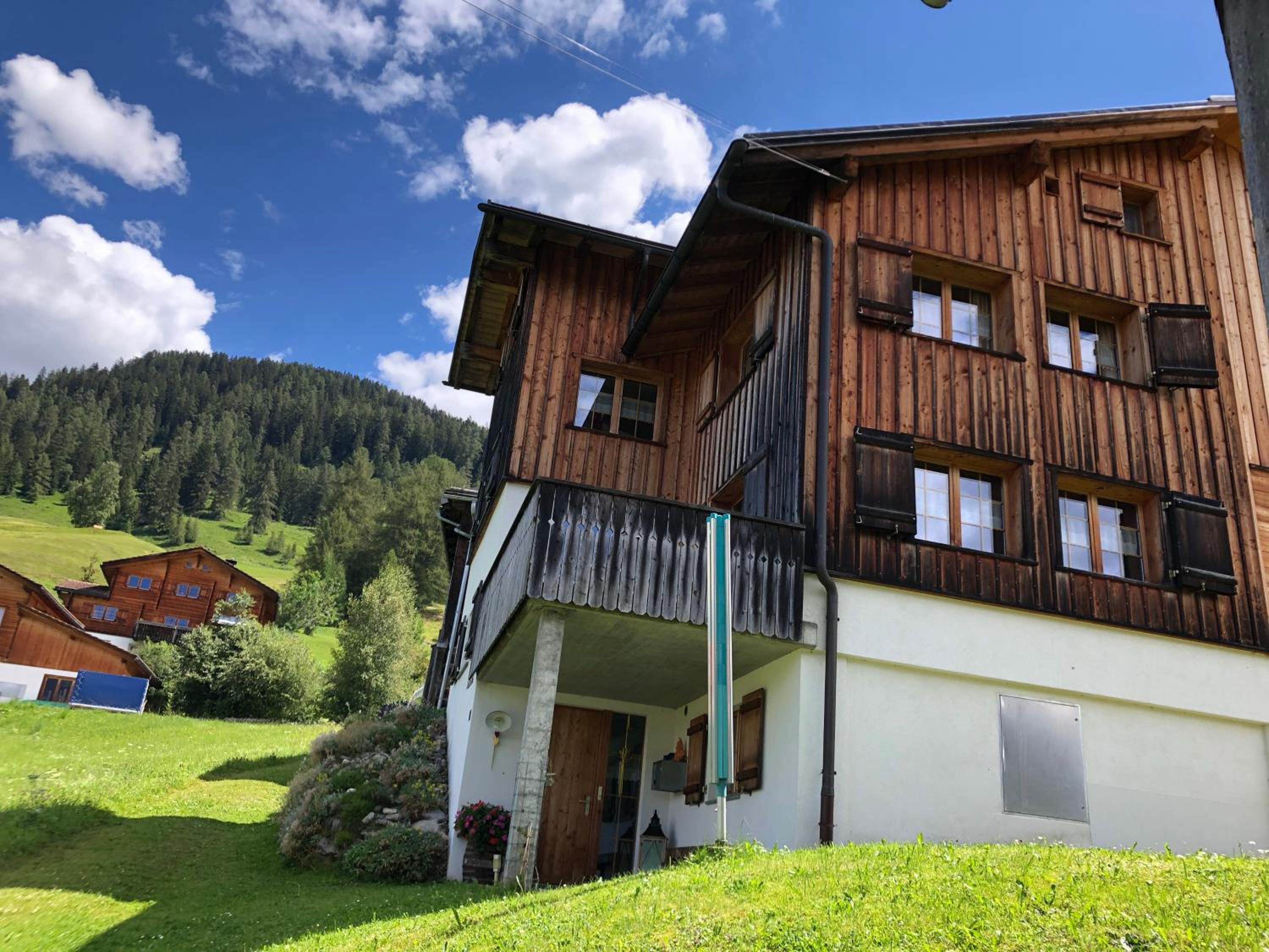 Casa Runs 7113 Camuns, Val Lumnezia