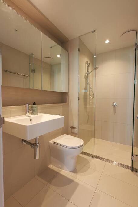 04D Homely 2 bedroom near Crown Yara river with Free Parking