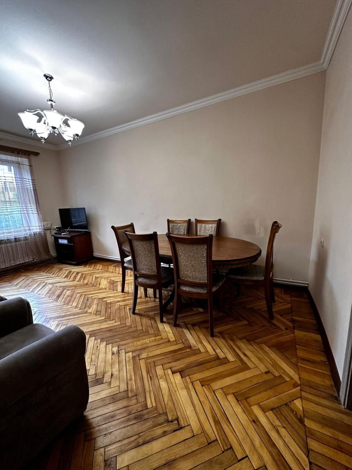 Avchieva's apt on Sundukyan Street