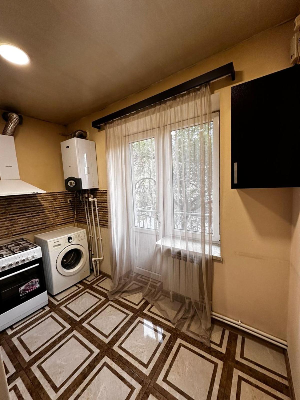 Avchieva's apt on Sundukyan Street