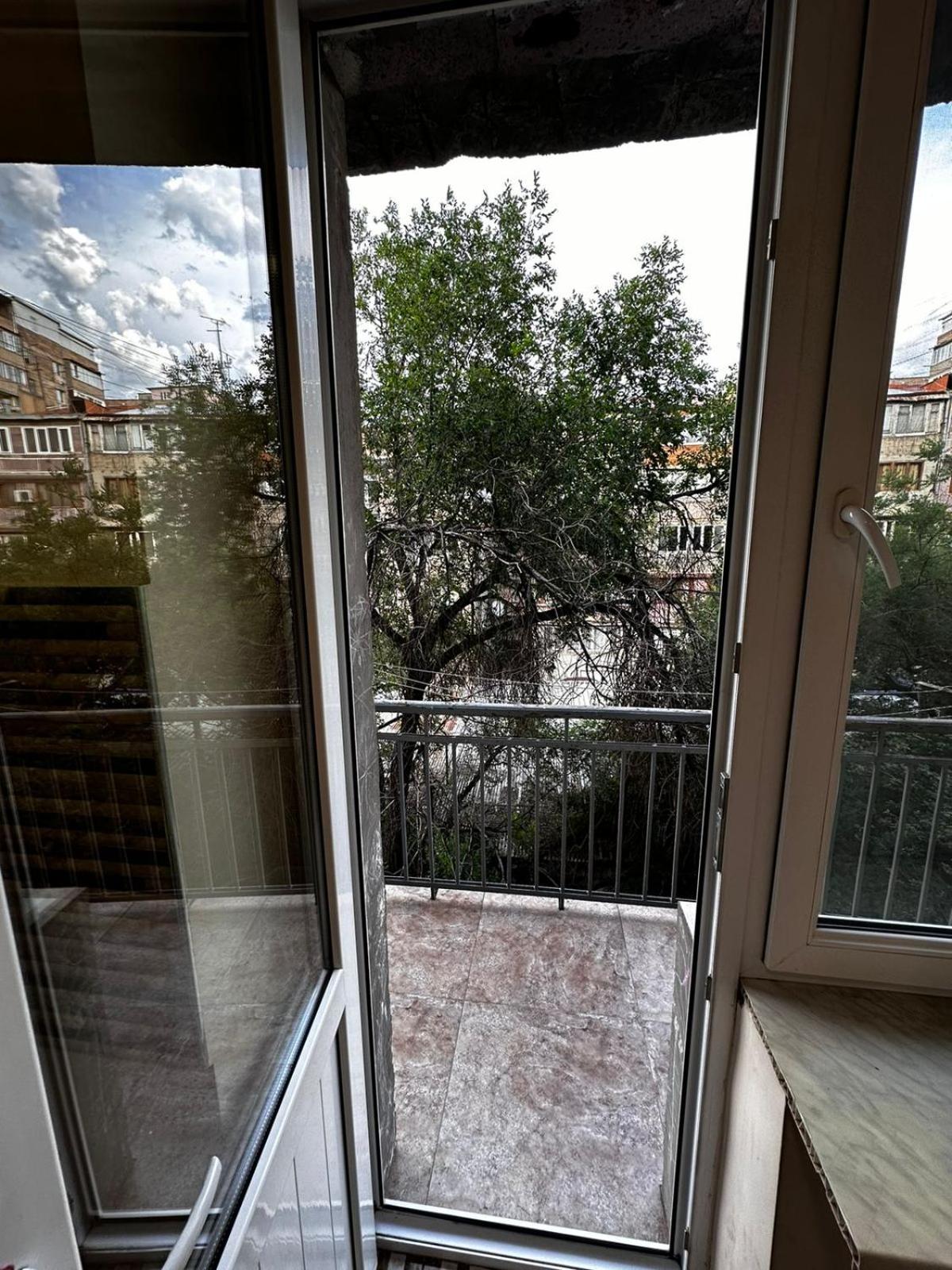 Avchieva's apt on Sundukyan Street