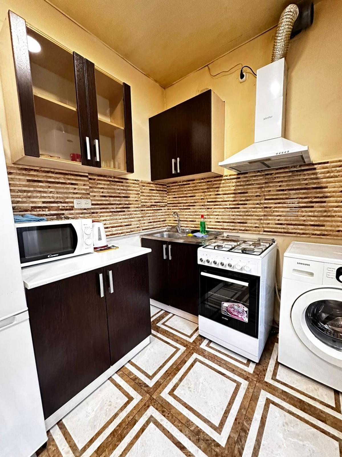 Avchieva's apt on Sundukyan Street
