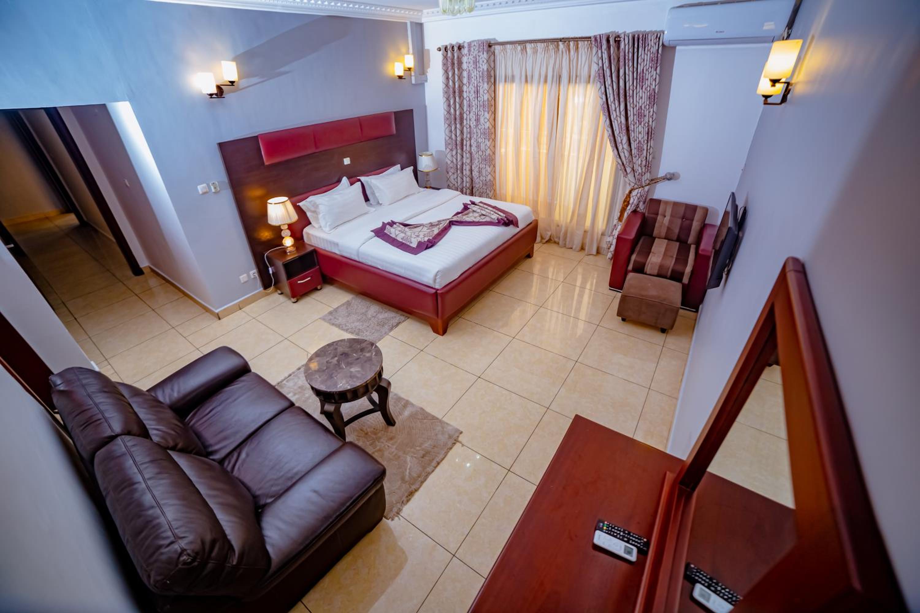 LOUMIA RESIDENCY BONAPRISO