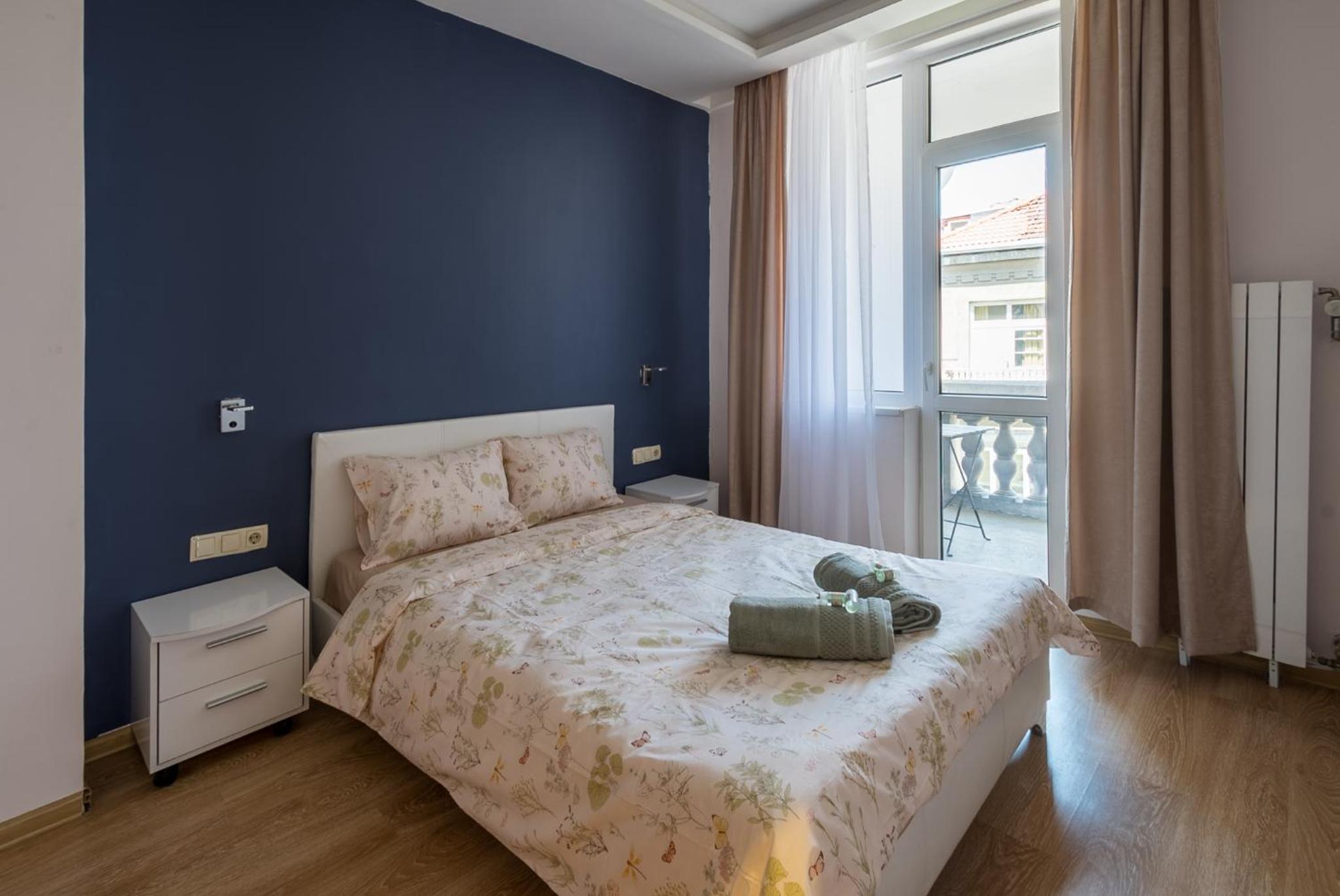 3BDR, Top Center Retreat, Sofia Heart, FREE Parking