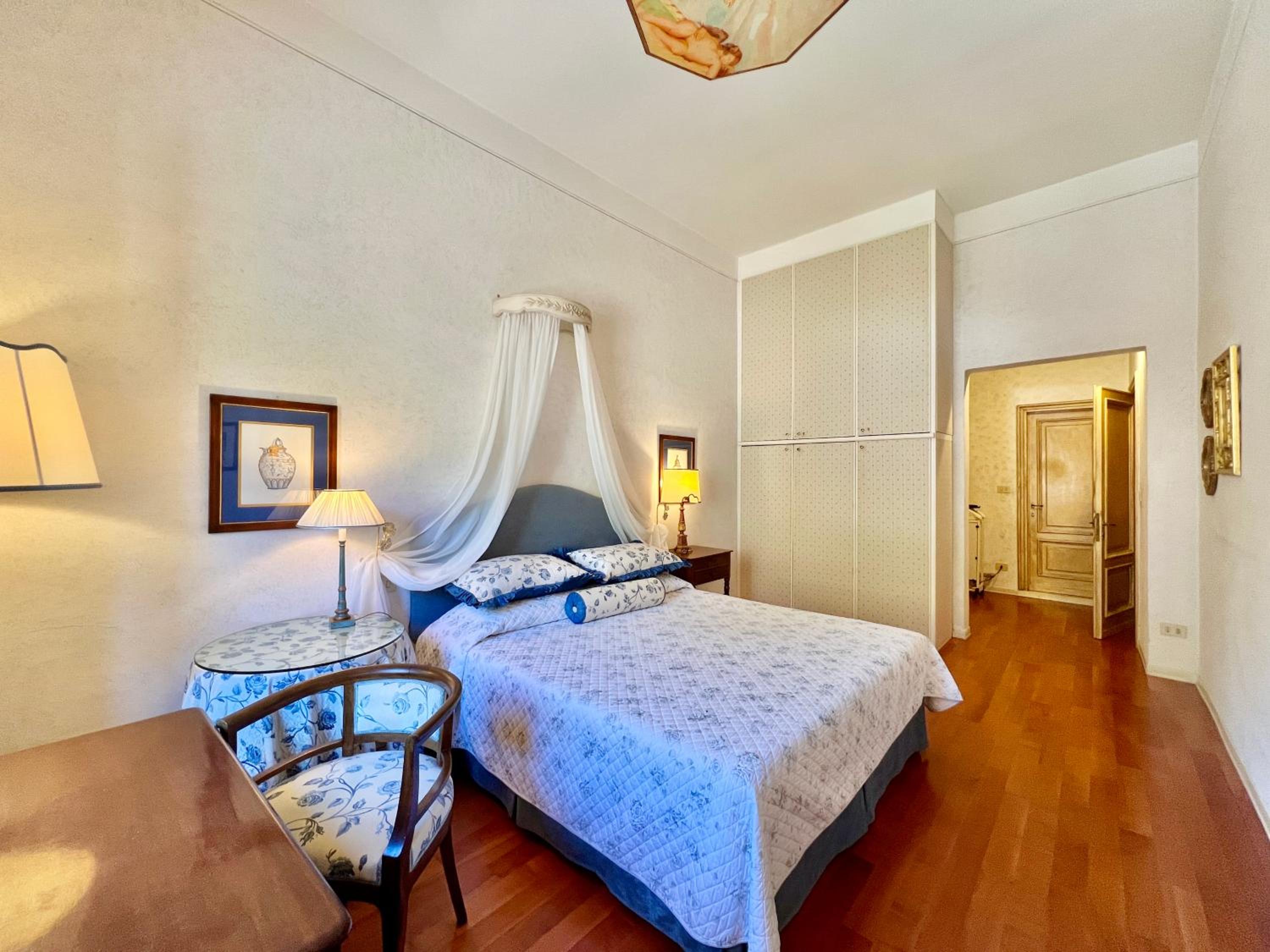 Casa al Cerchio - Luxury Apartment With View & Free Private Parking view 4