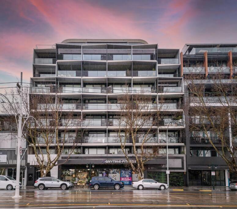 Luxurious Fitzroy Street Getaway