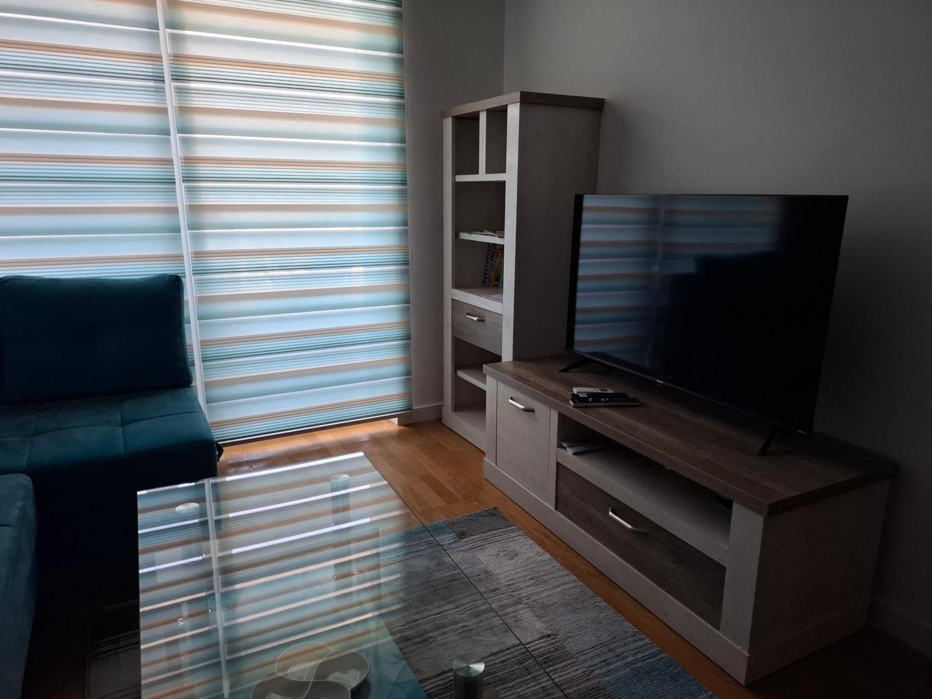 Blue Minimalist Bulevar