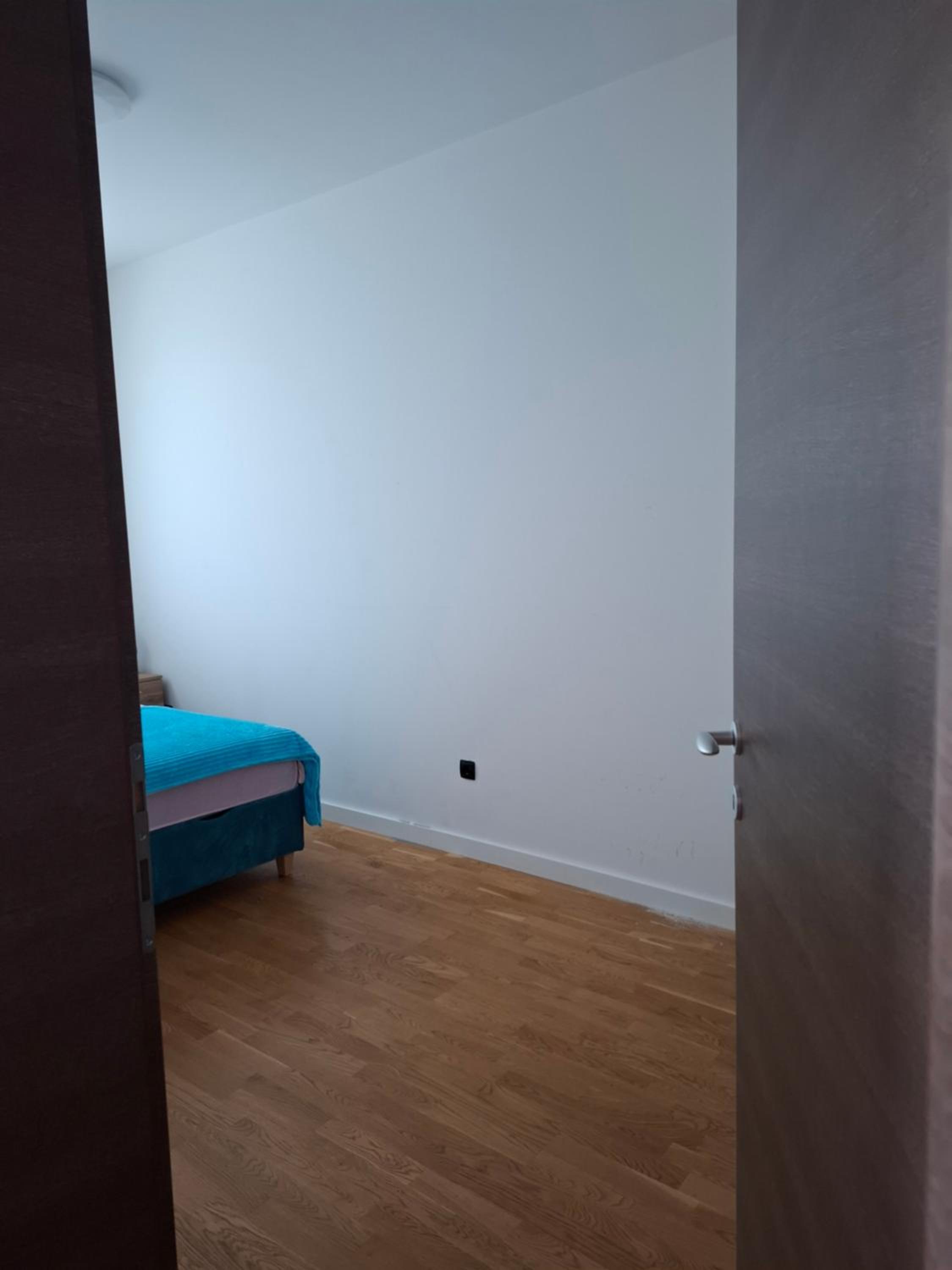 Blue Minimalist Bulevar