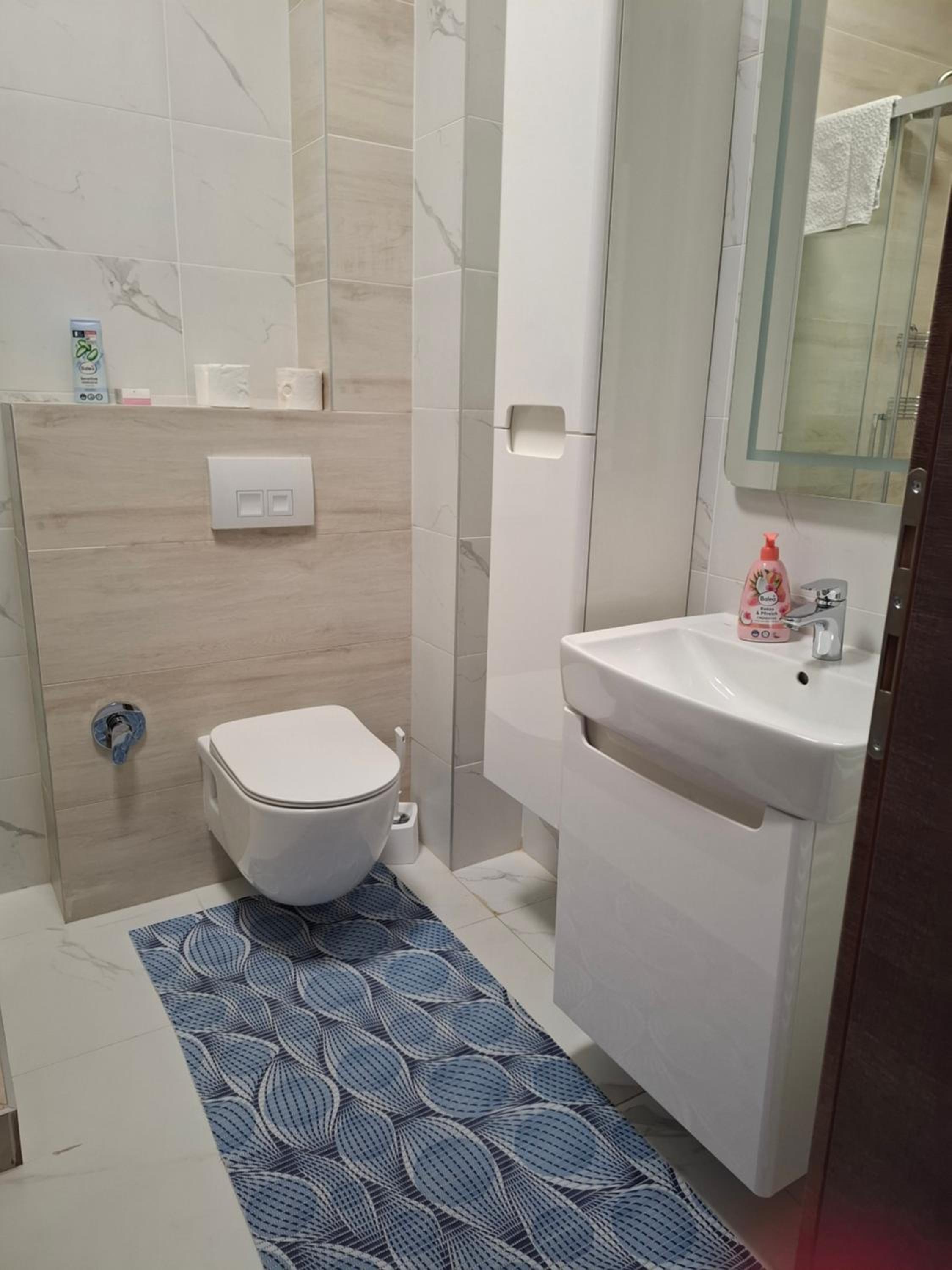 Blue Minimalist Bulevar