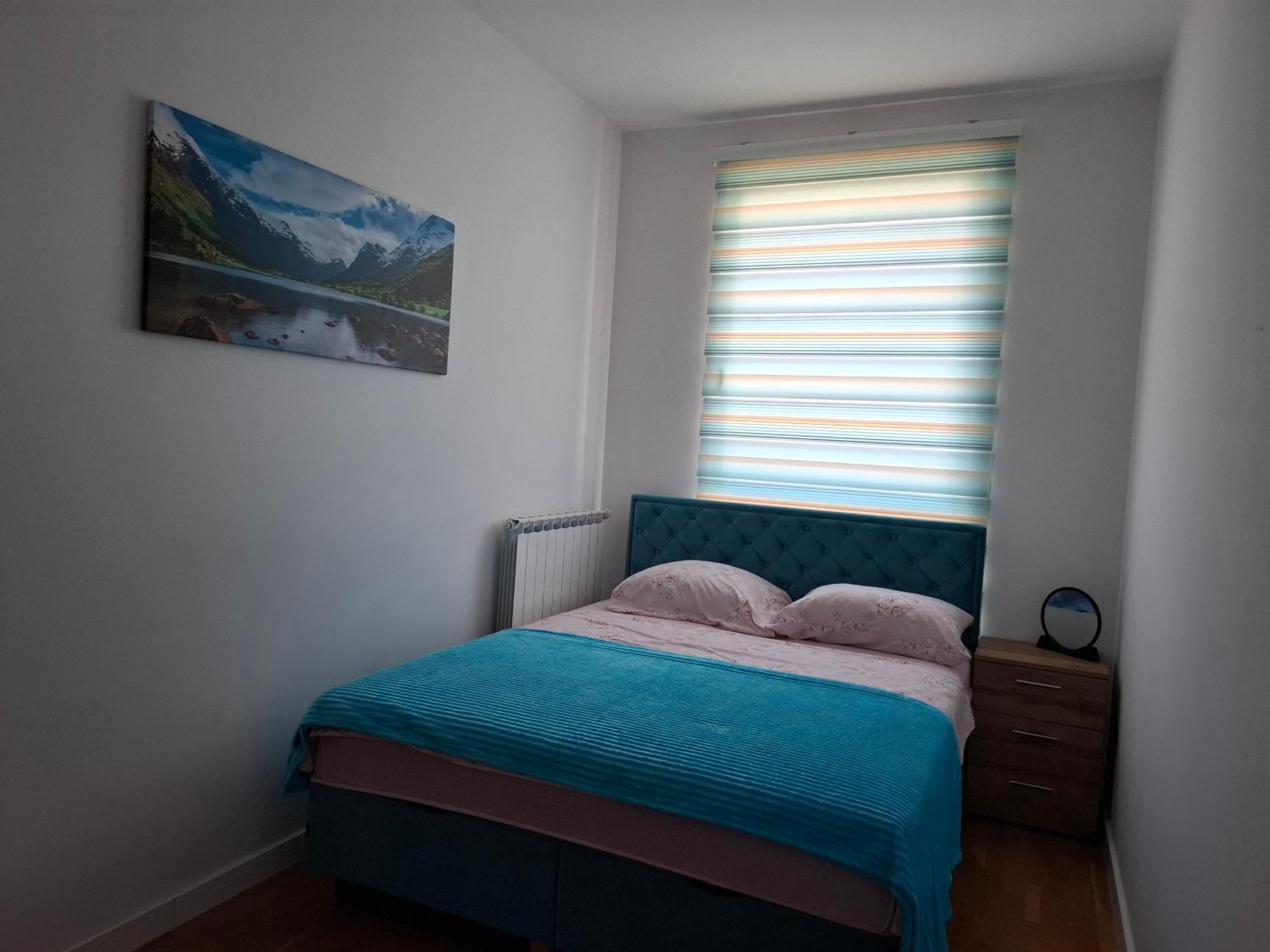 Blue Minimalist Bulevar