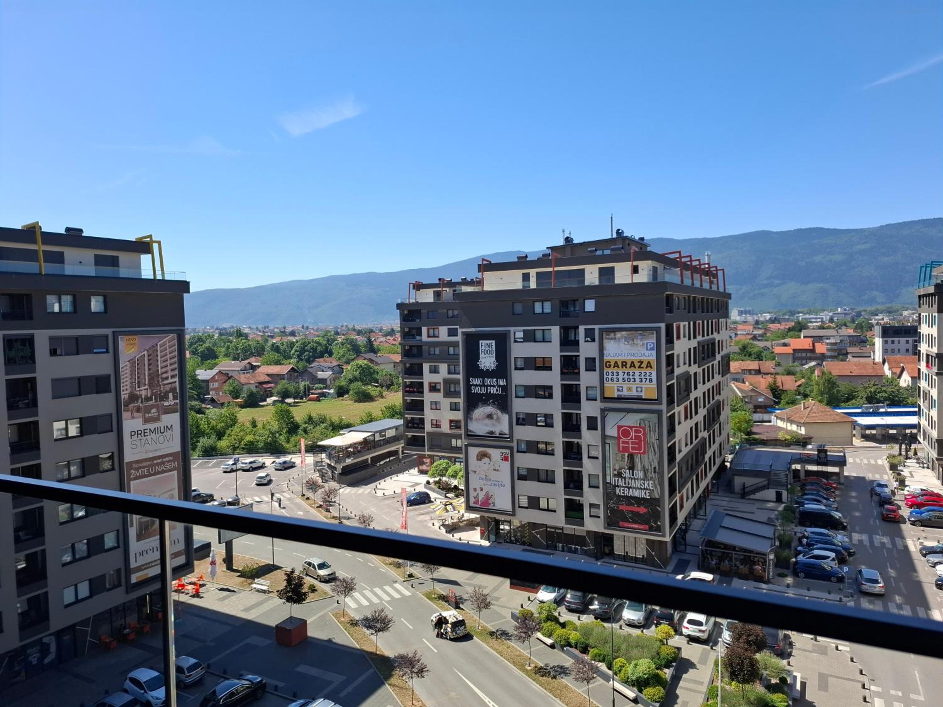 Blue Minimalist Bulevar