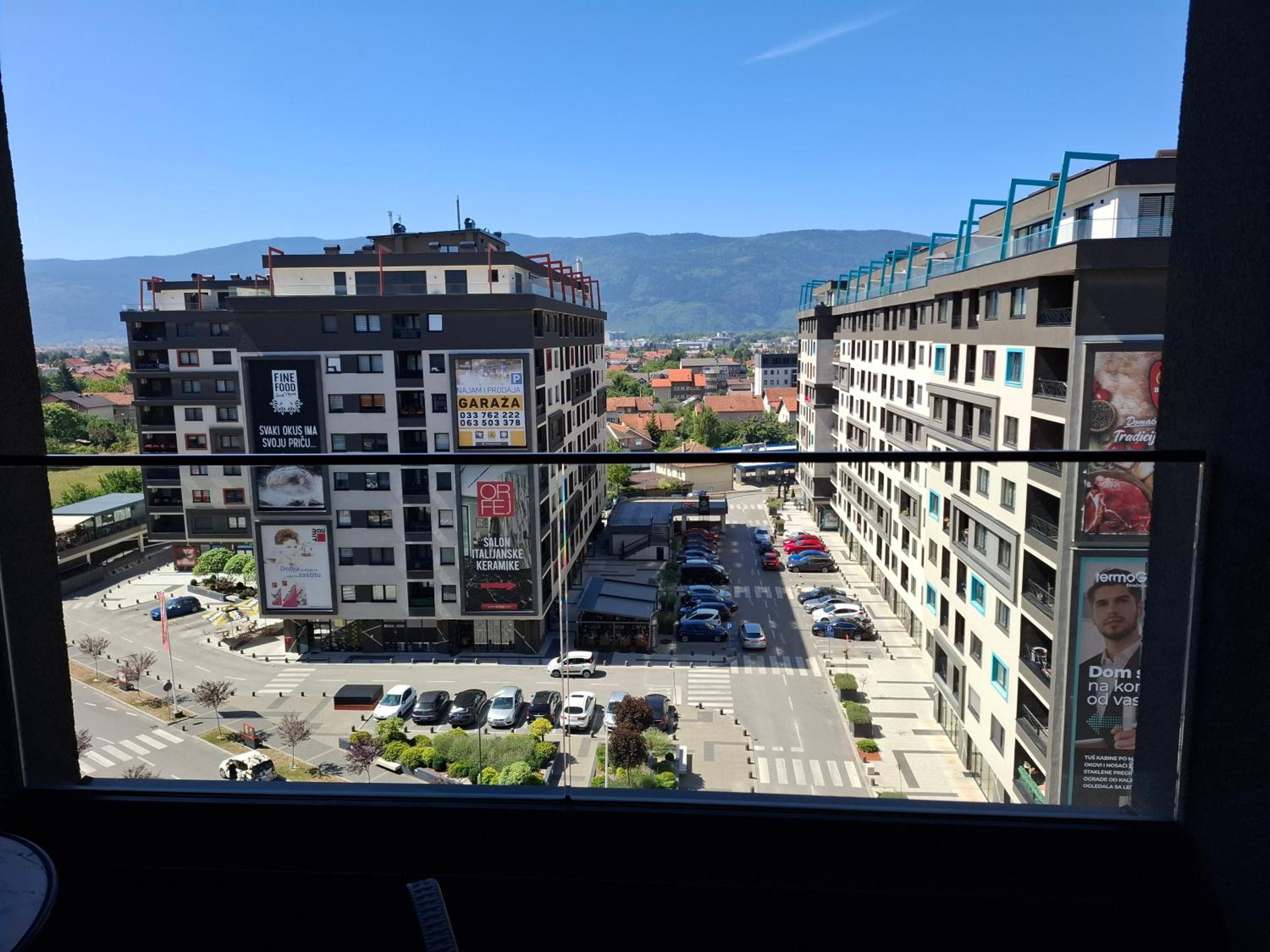 Blue Minimalist Bulevar