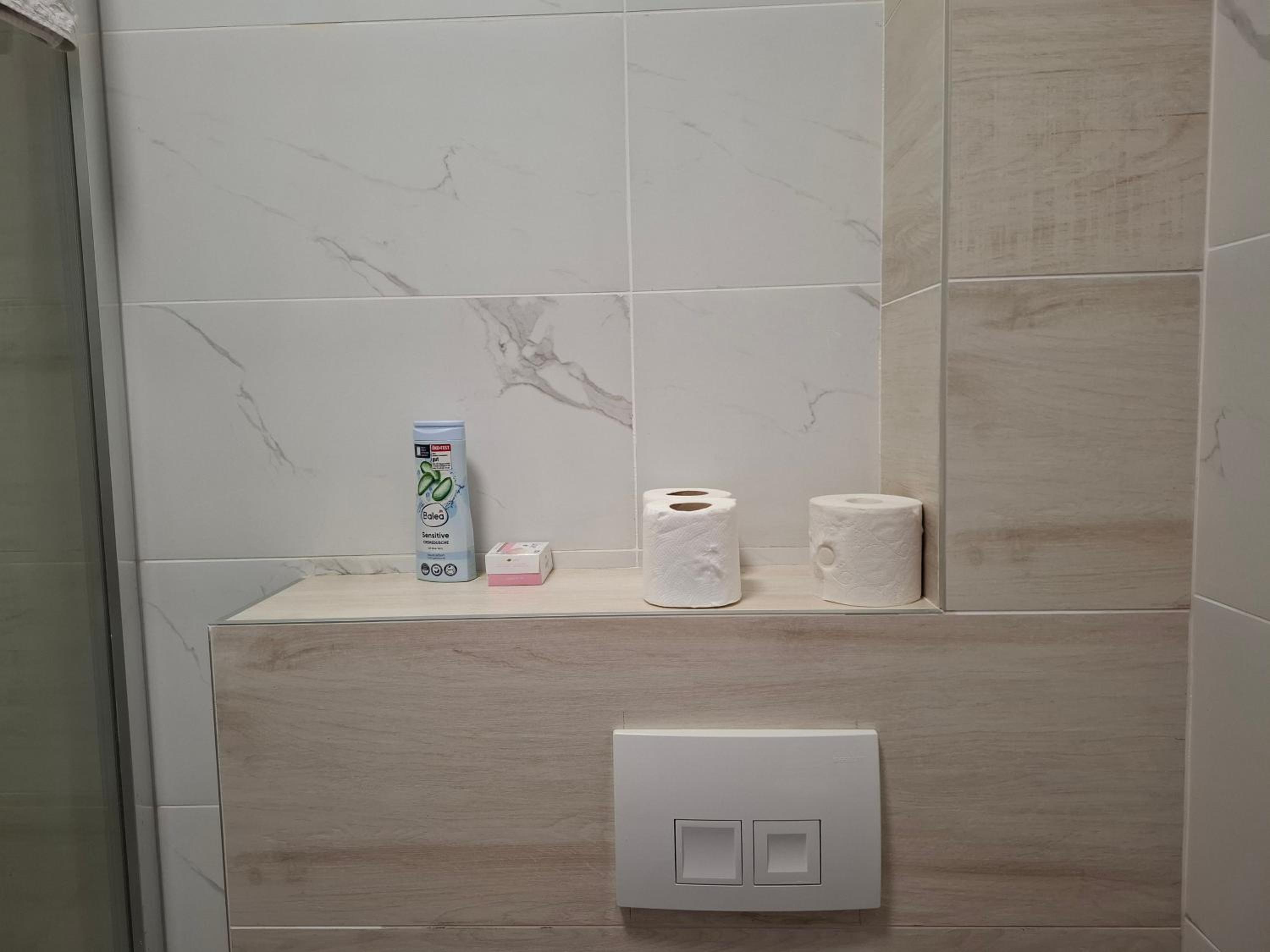 Blue Minimalist Bulevar
