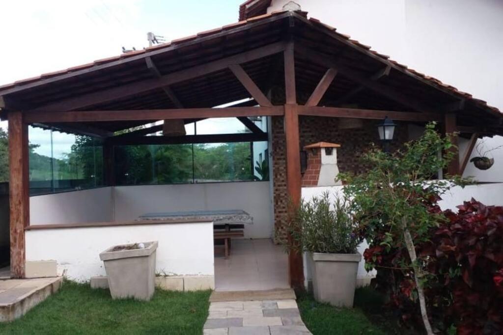 Excelente casa equipada em condomínio em Gravatá