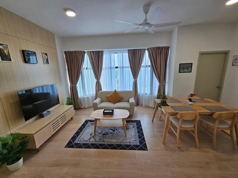 Mutiara Melaka Beach Resort by ZH