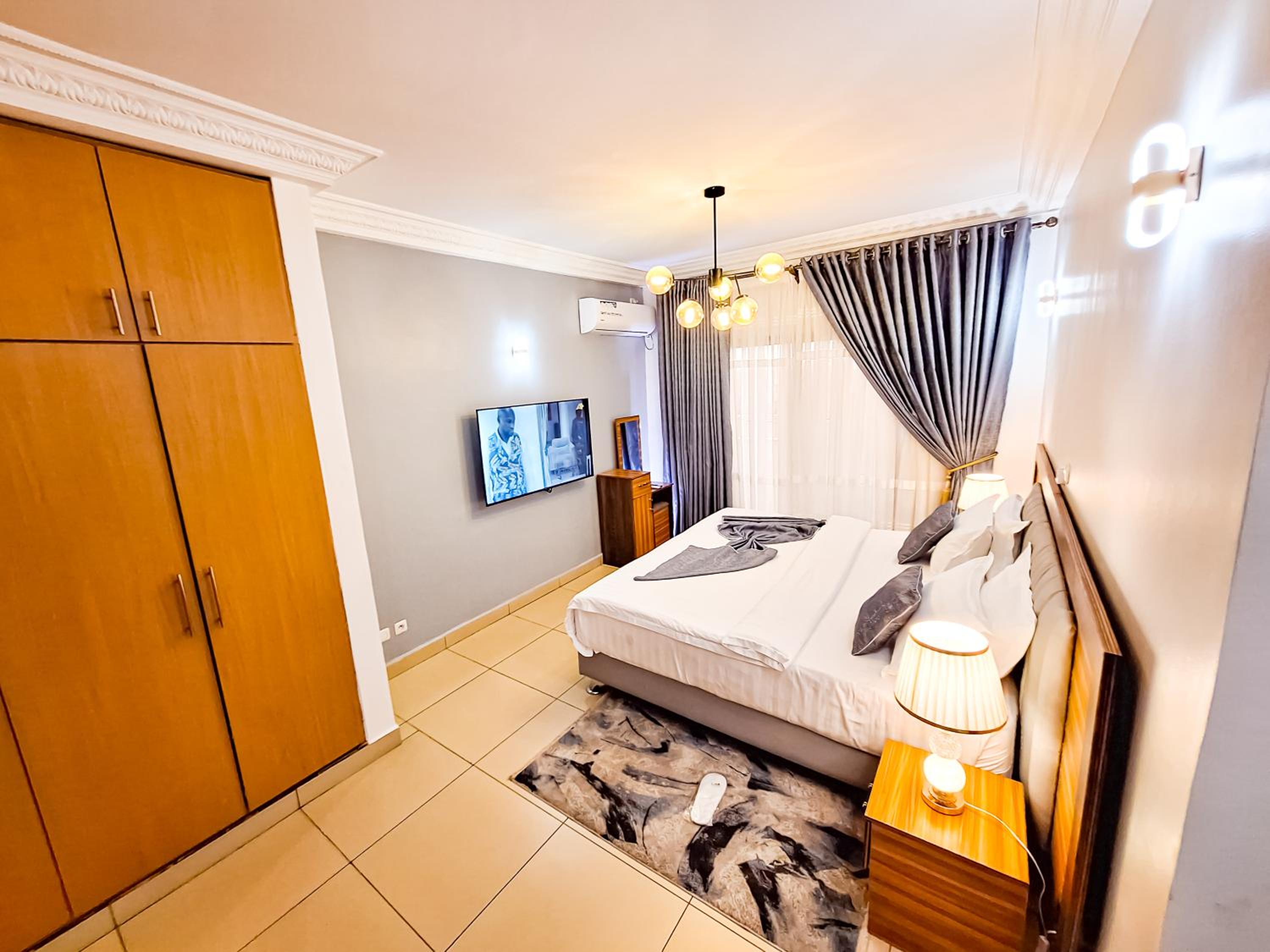 LOUMIA RESIDENCY BONAPRISO