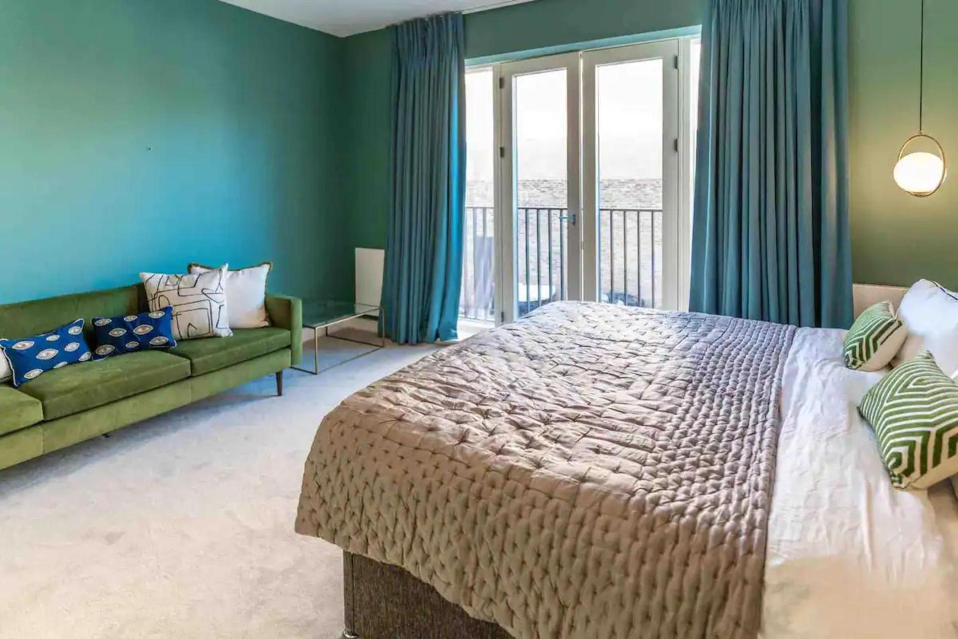 London Oasis - Spacious 4 Bedroom House