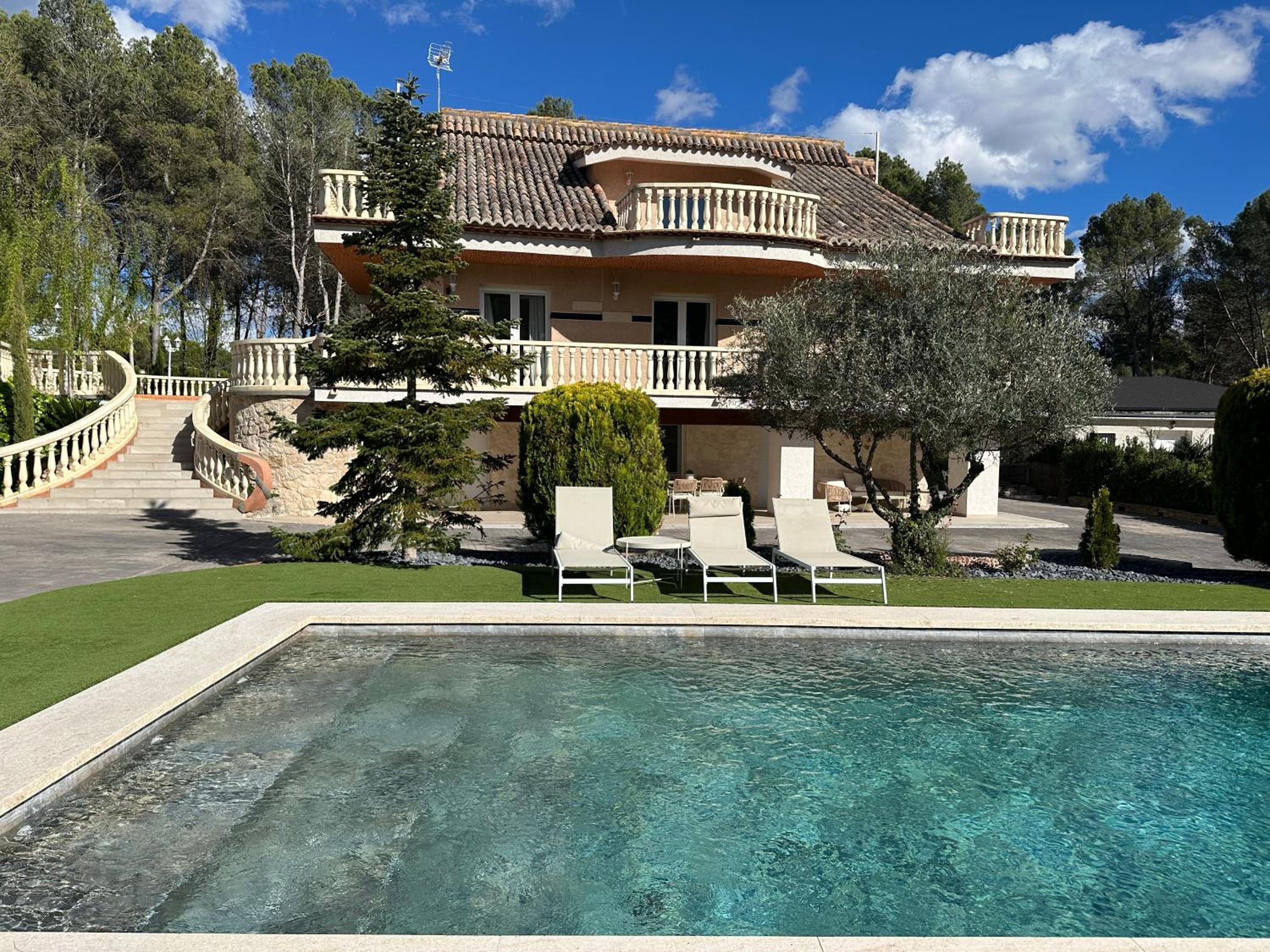 Carrasca 8 paddle & pool view 5