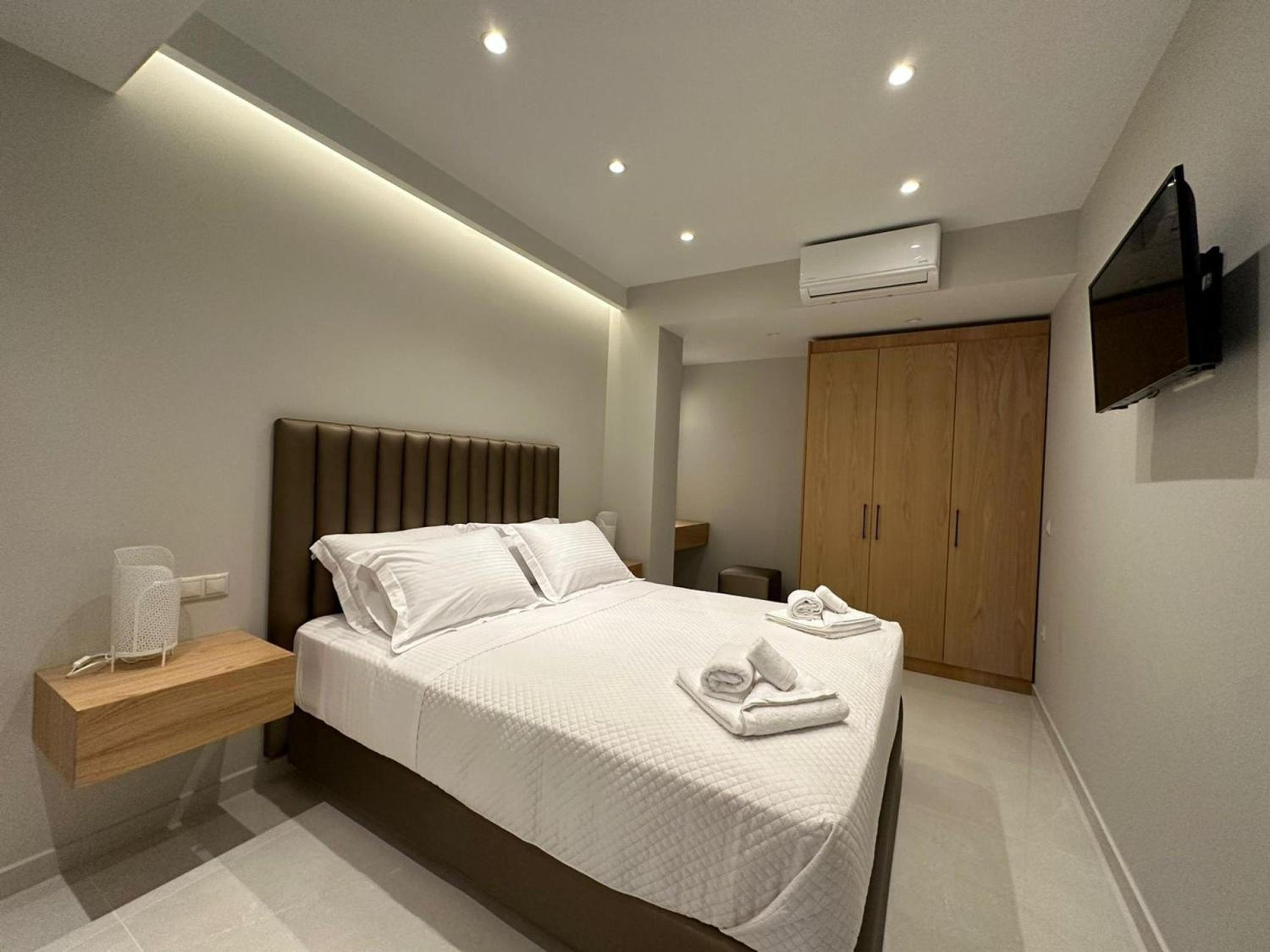 Elpida Luxury Apartments Suites