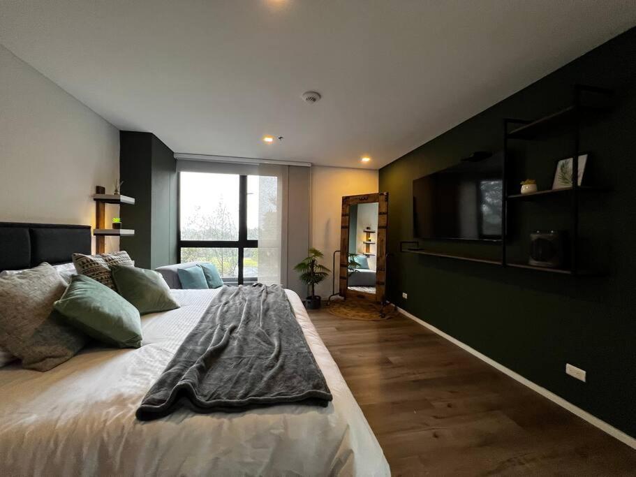 Outstanding and wide apartment with work station