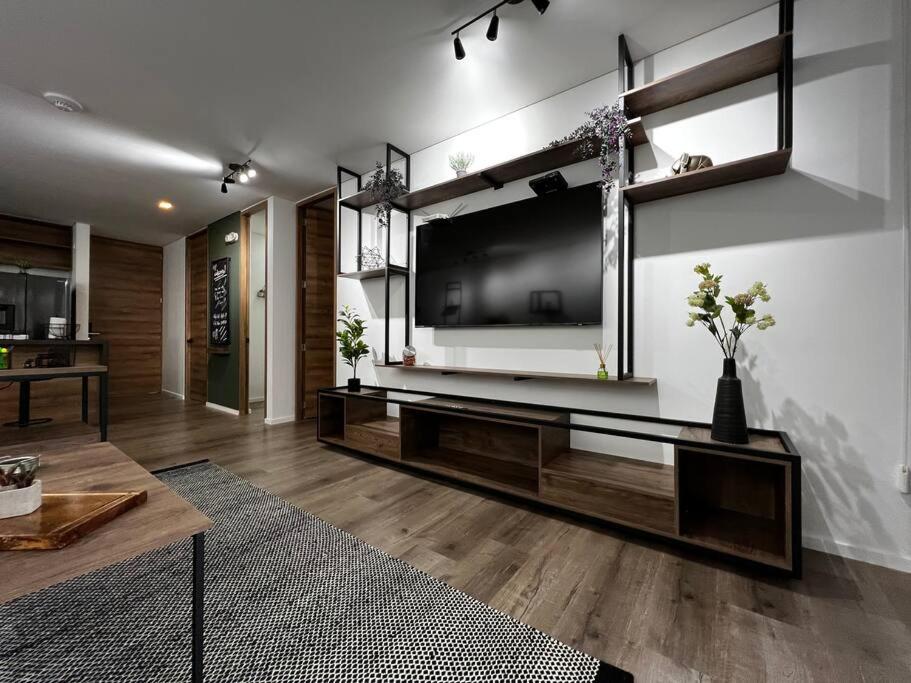 Outstanding and wide apartment with work station