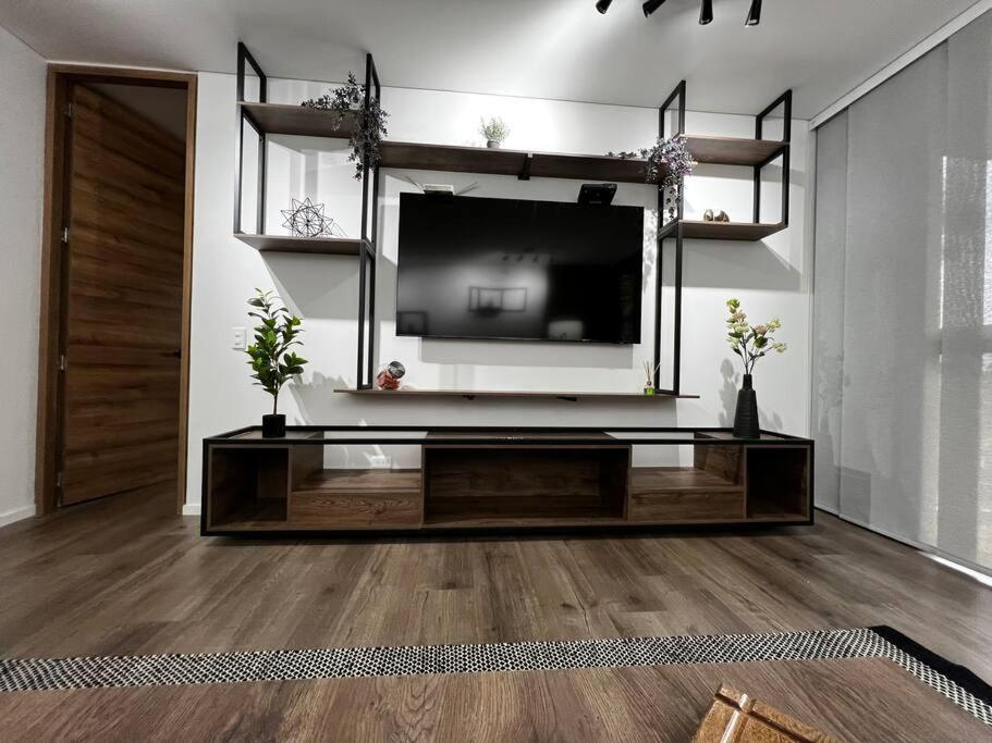 Outstanding and wide apartment with work station