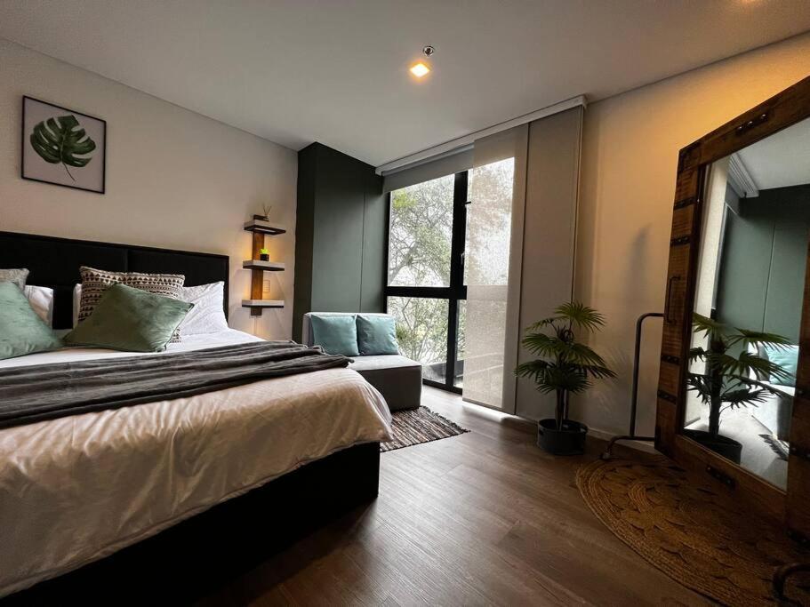 Outstanding and wide apartment with work station