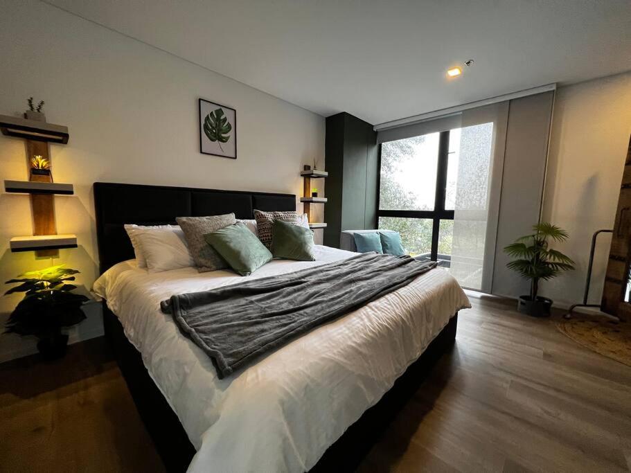 Outstanding and wide apartment with work station