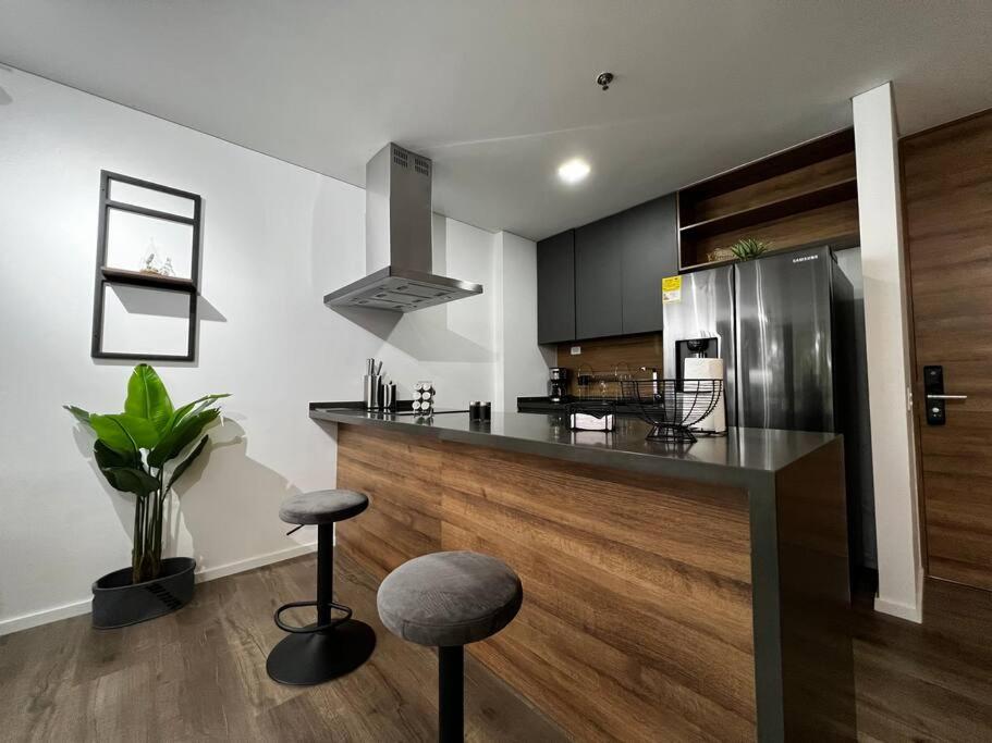 Outstanding and wide apartment with work station