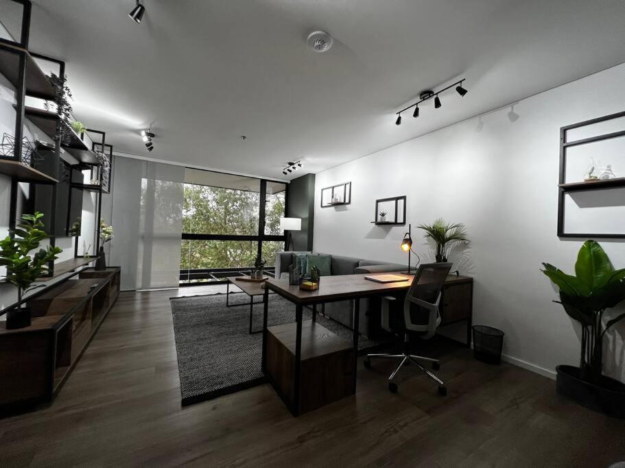 Outstanding and wide apartment with work station