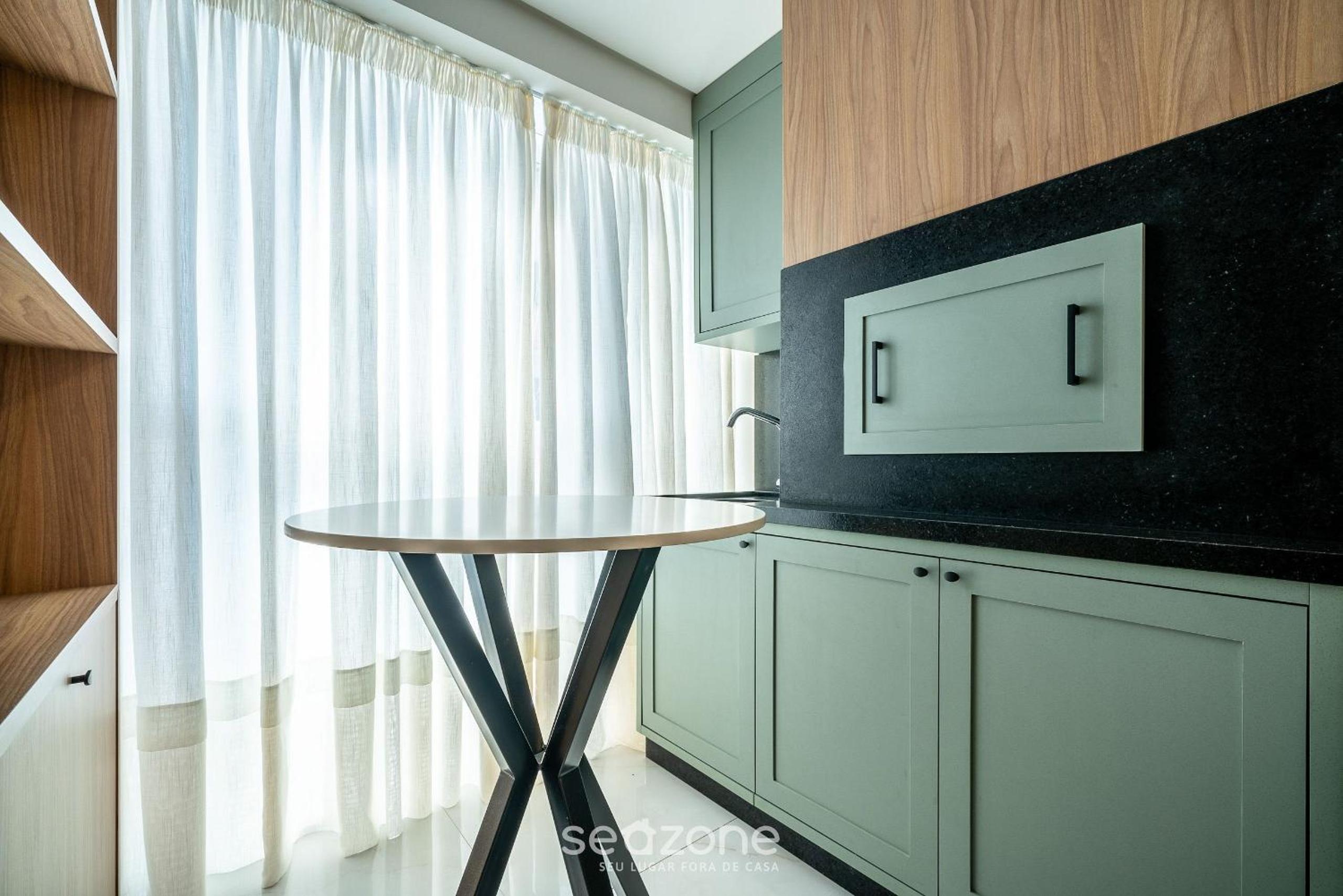 Modern apt w/sea view in Porto Belo SC MRE801