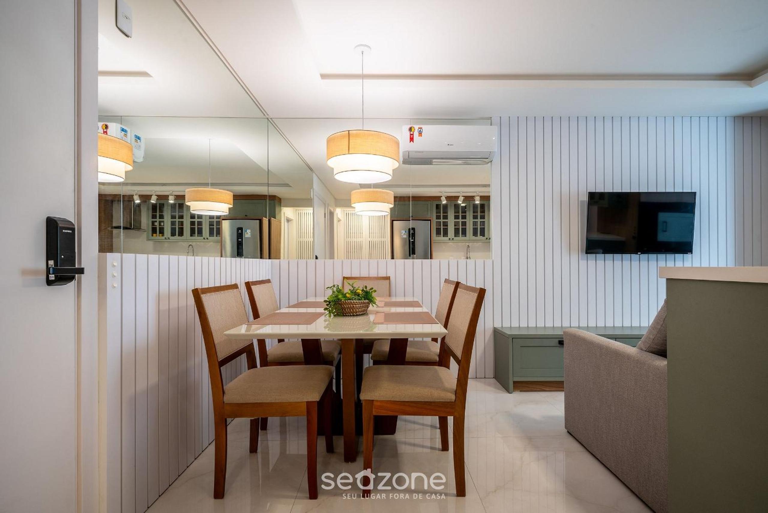 Modern apt w/sea view in Porto Belo SC MRE801