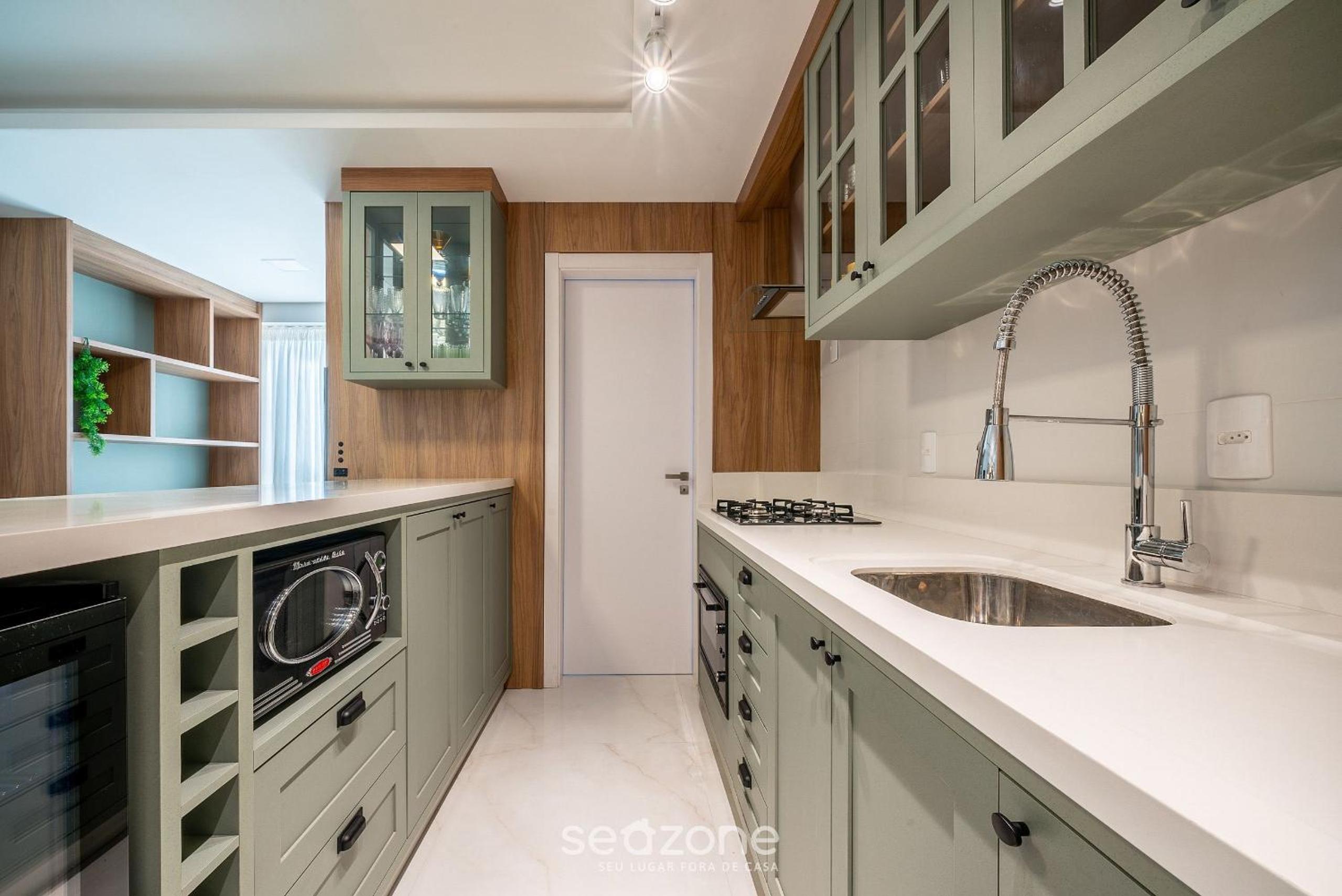 Modern apt w/sea view in Porto Belo SC MRE801