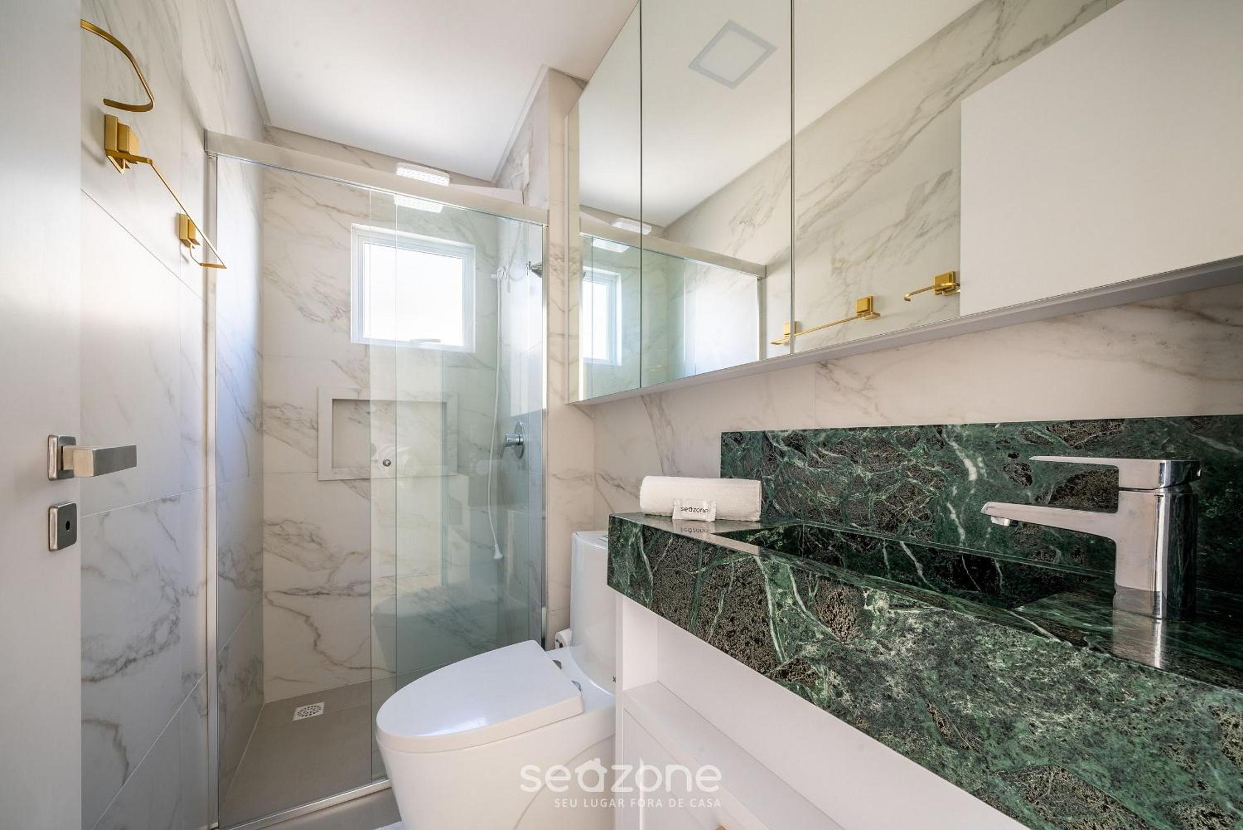 Modern apt w/sea view in Porto Belo SC MRE801