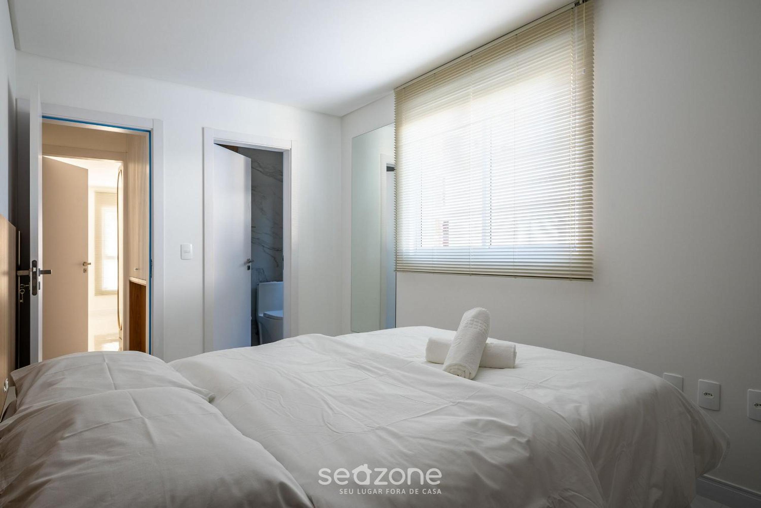 Modern apt w/sea view in Porto Belo SC MRE801