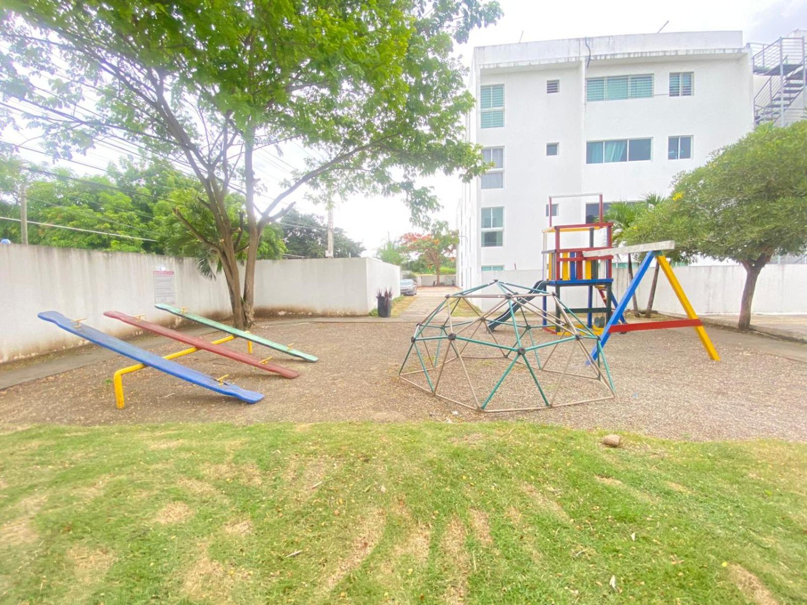 Hermoso conjunto residencial con piscina