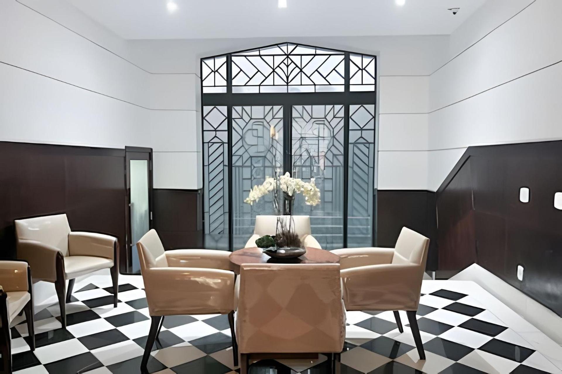 HR.165 - One-suite apartment for rent in Copacabana, with a pool and sea views on the terrace