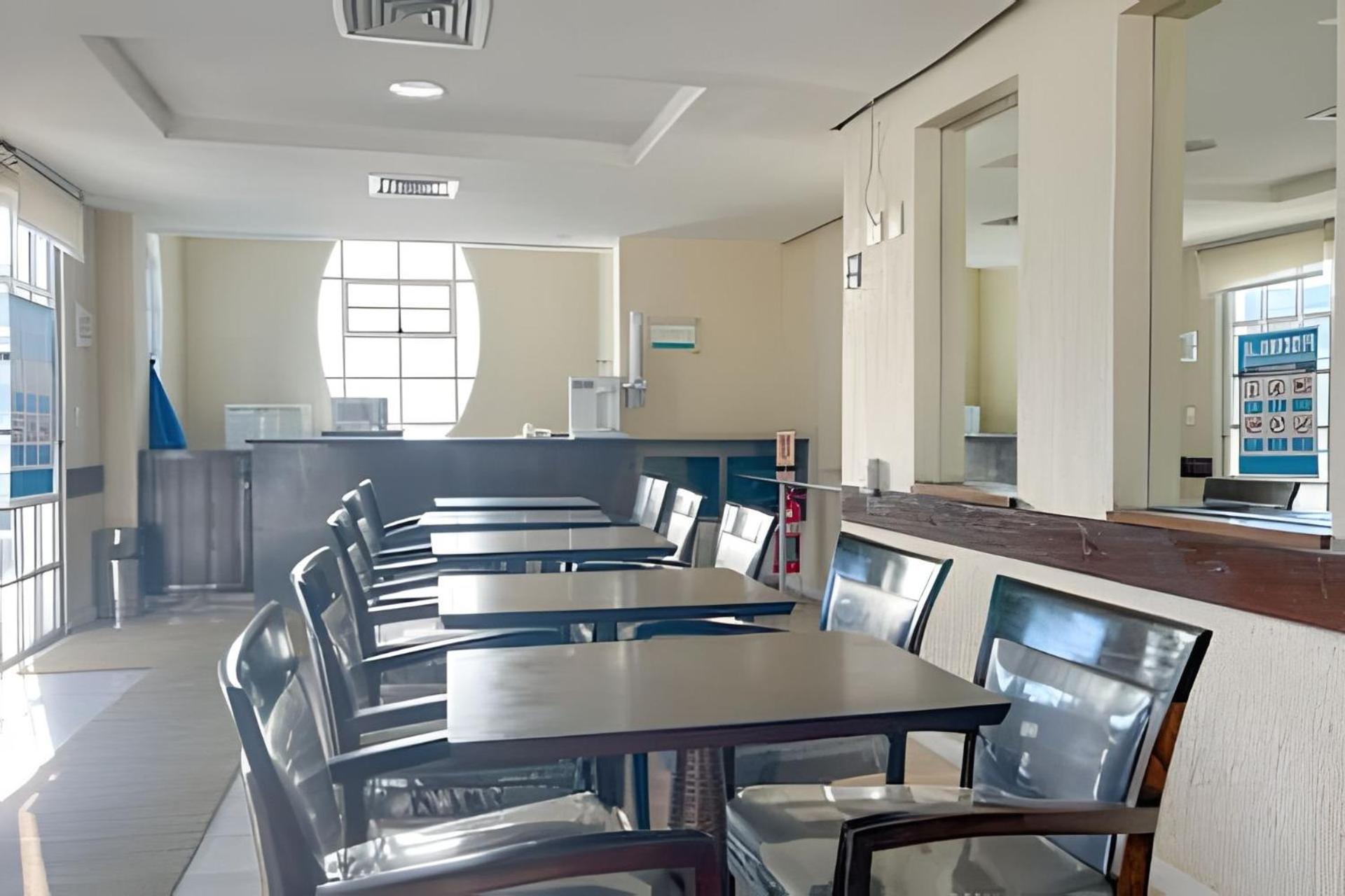 HR.165 - One-suite apartment for rent in Copacabana, with a pool and sea views on the terrace