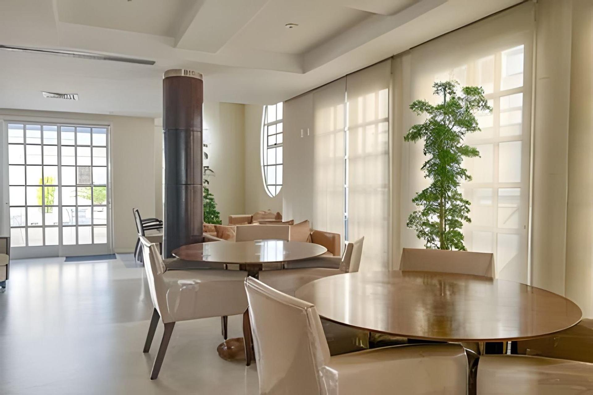 HR.165 - One-suite apartment for rent in Copacabana, with a pool and sea views on the terrace